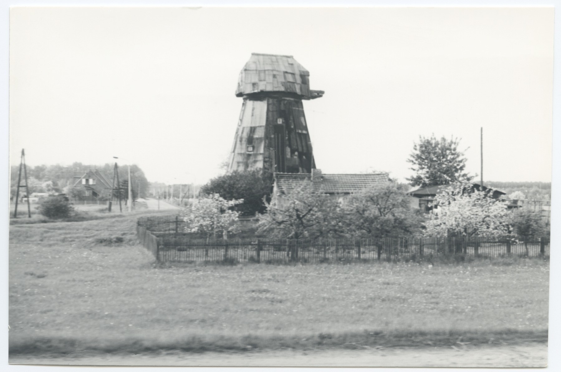 Erdholländerwindmühle Weisen (Historische Mühle von Sanssouci CC BY-NC-ND)