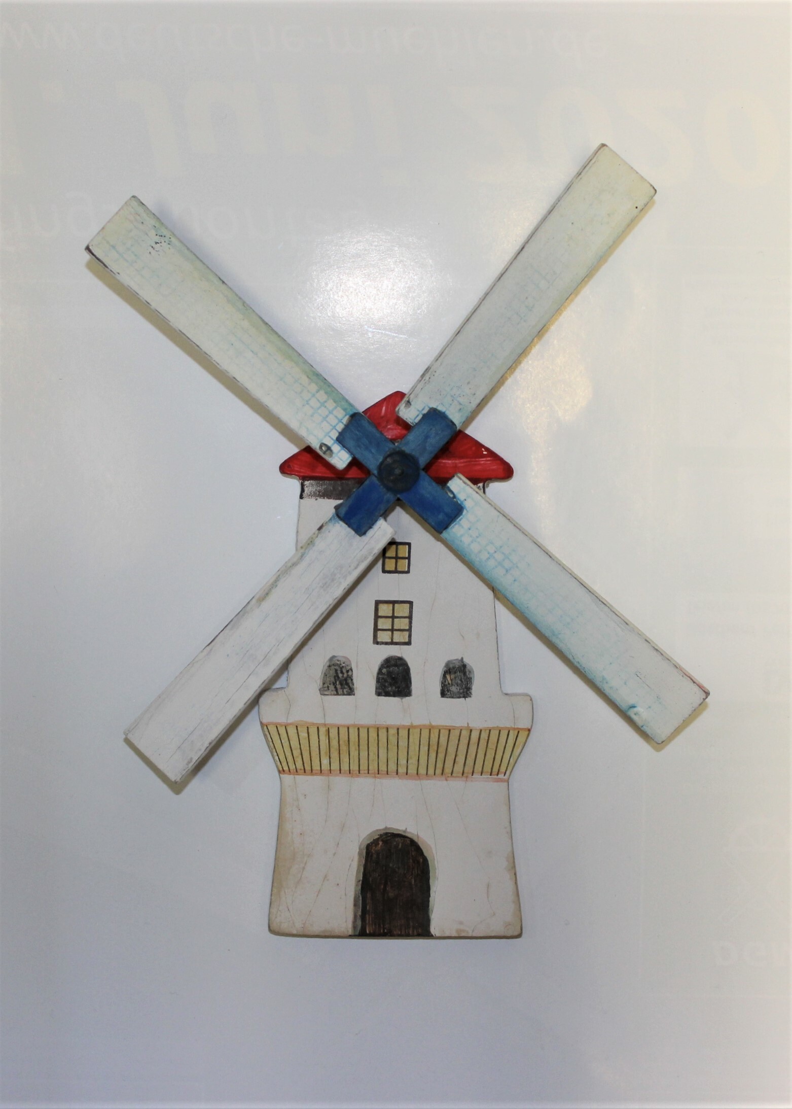 Dekoration in Form einer Galeriewindmühle mit drehbaren Flügeln (Historische Mühle von Sanssouci CC BY-NC-SA)