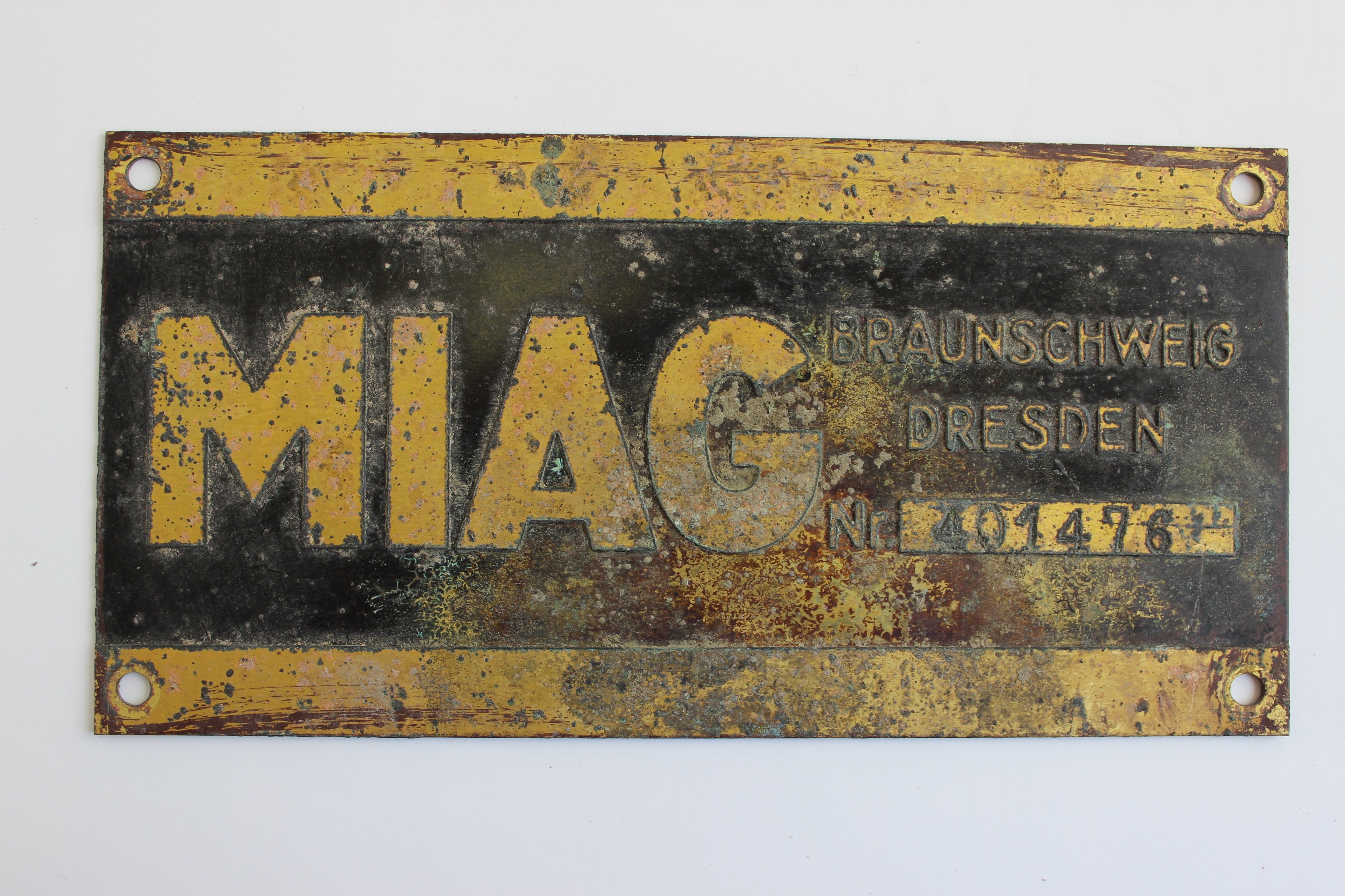 Firmenschild der MIAG, Nr. 401476 (Historische Mühle von Sanssouci CC BY-NC-SA)