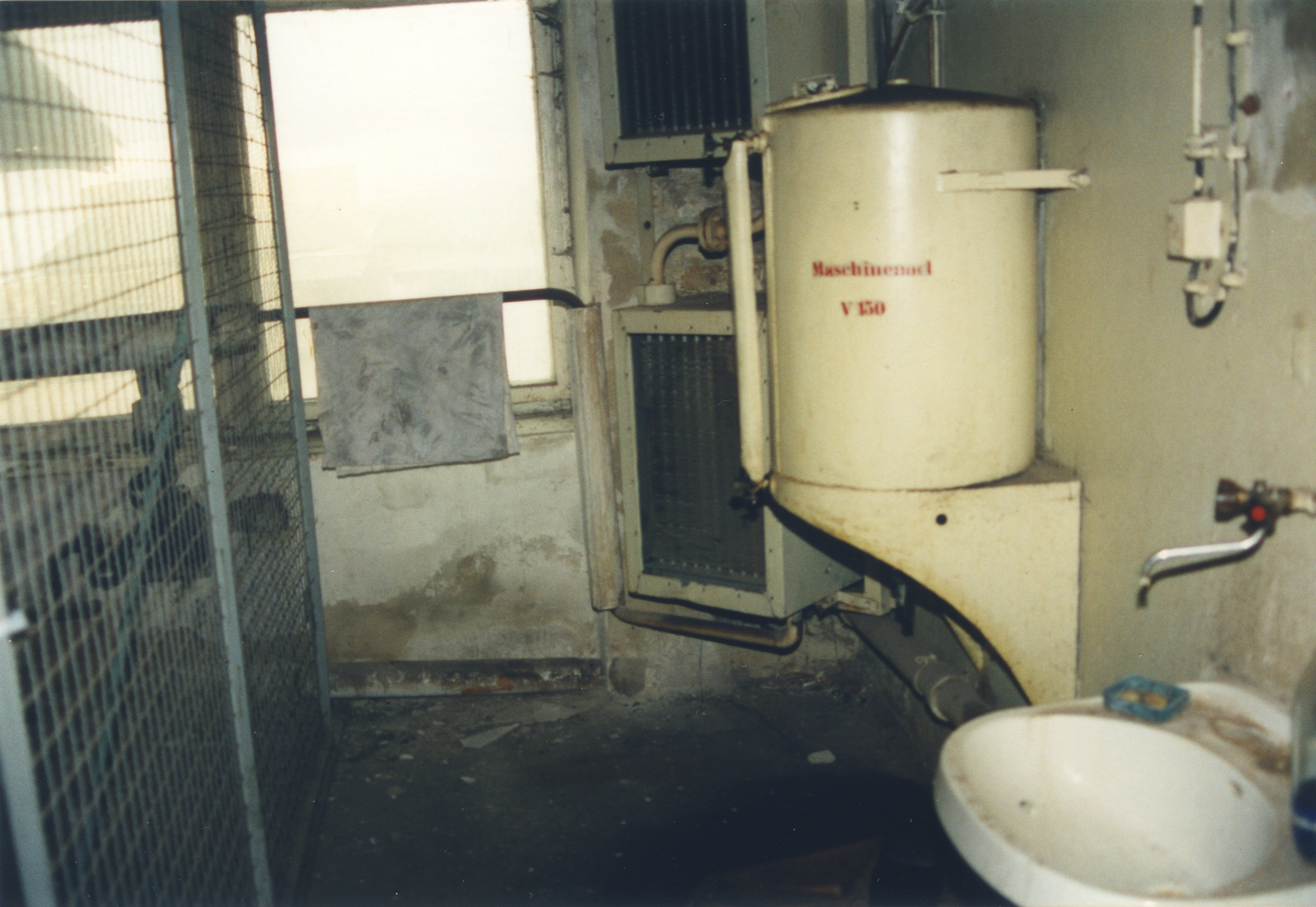 Vorratsbehälter für Öl (Historische Mühle von Sanssouci CC BY-NC-SA)