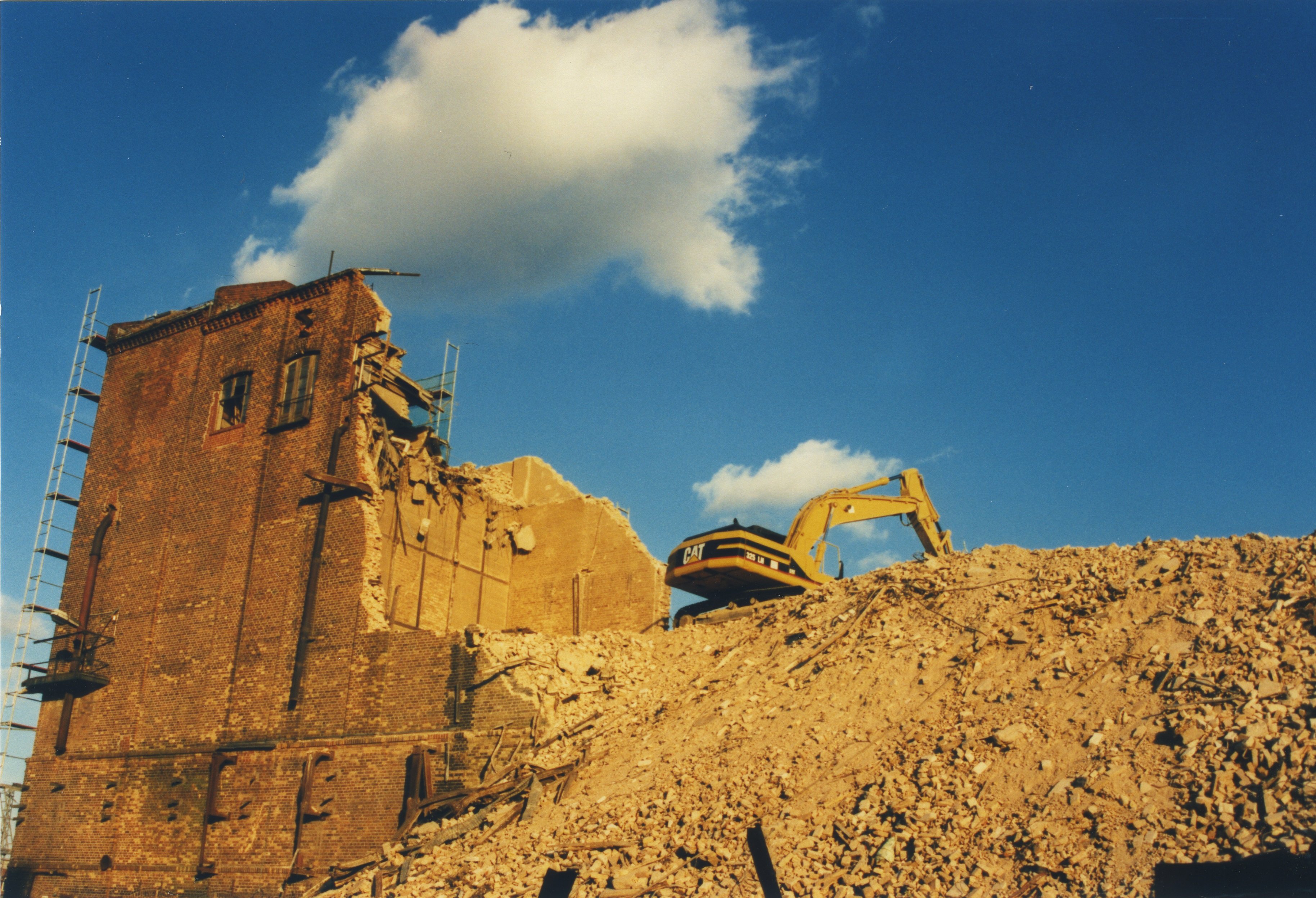 Fortlaufende Abbrucharbeiten (Historische Mühle von Sanssouci CC BY-NC-SA)