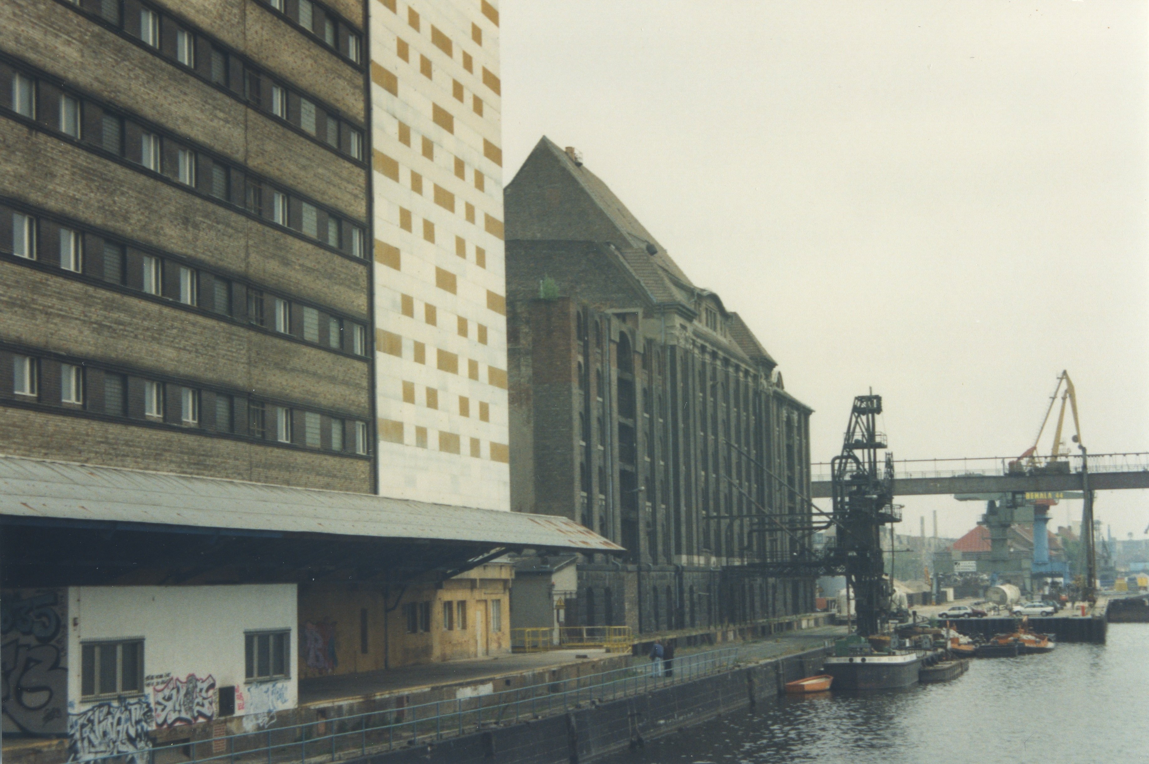 Osthafen in Betrieb (Historische Mühle von Sanssouci CC BY-NC-SA)