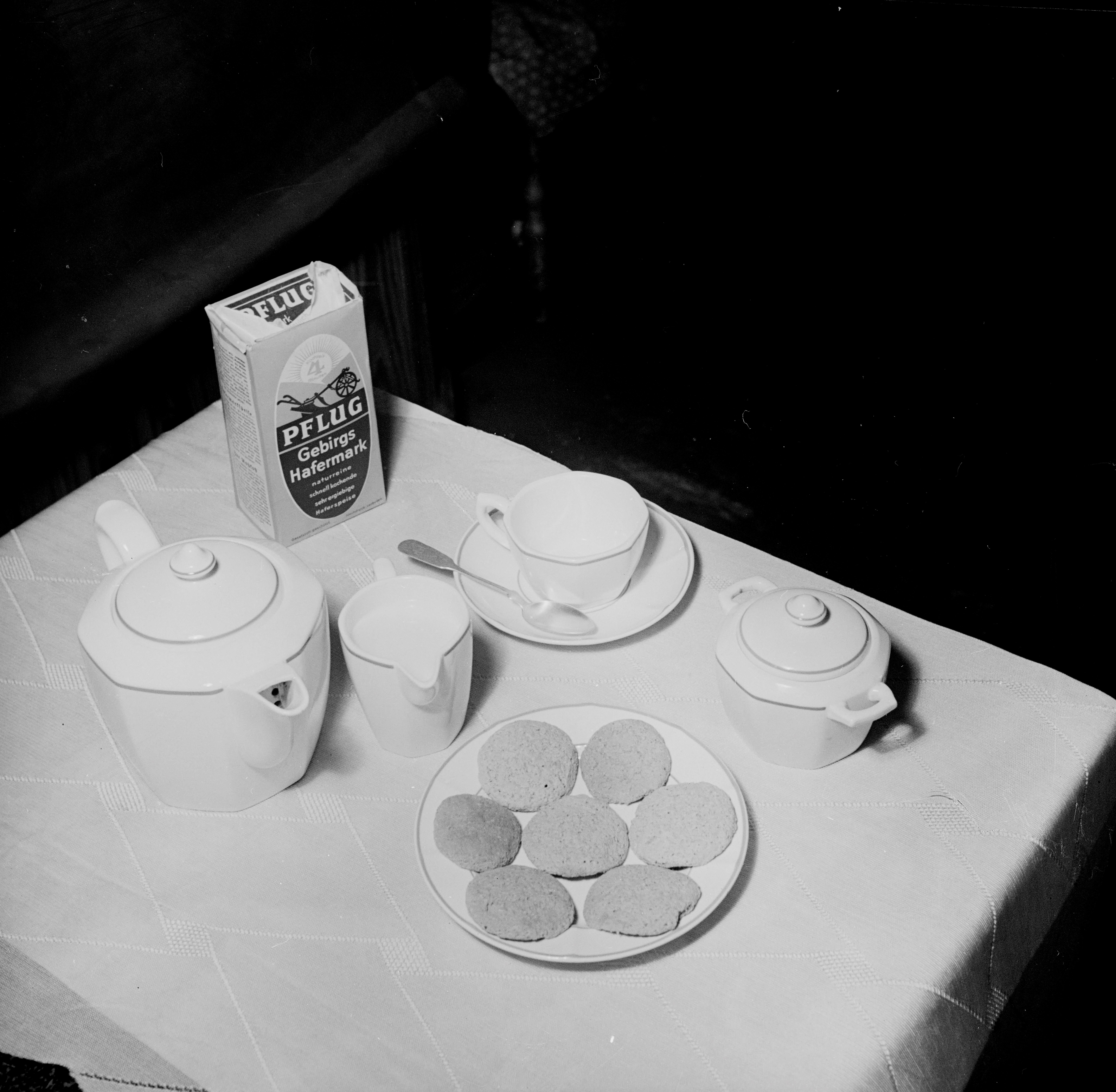 Kaffee mit PFLUG Gebirgshafermark (Historische Mühle von Sanssouci CC BY-NC-SA)