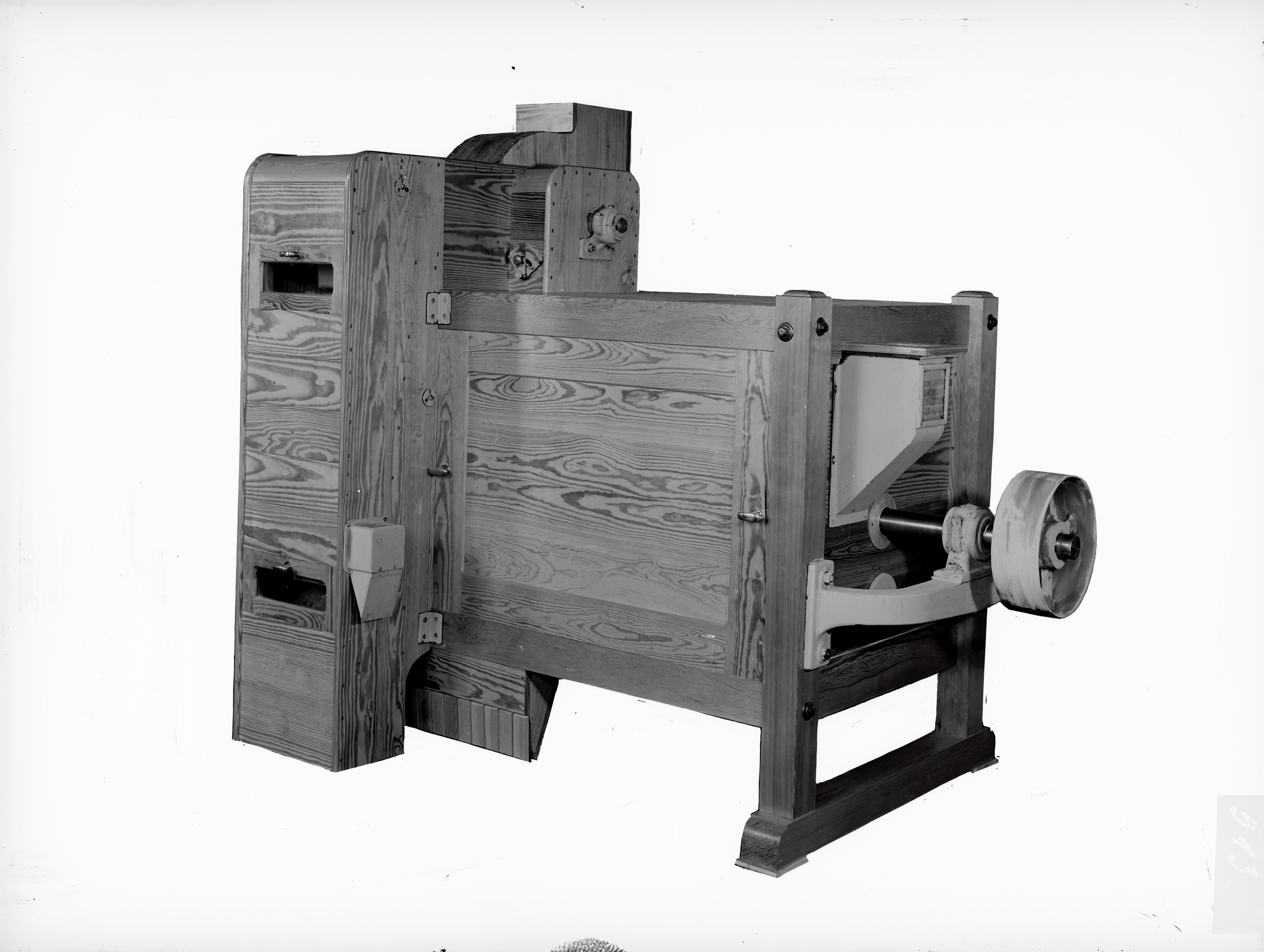 Wetzig: Spitz- und Schälmaschine mit horizontaler Welle (Historische Mühle von Sanssouci CC BY-NC-SA)