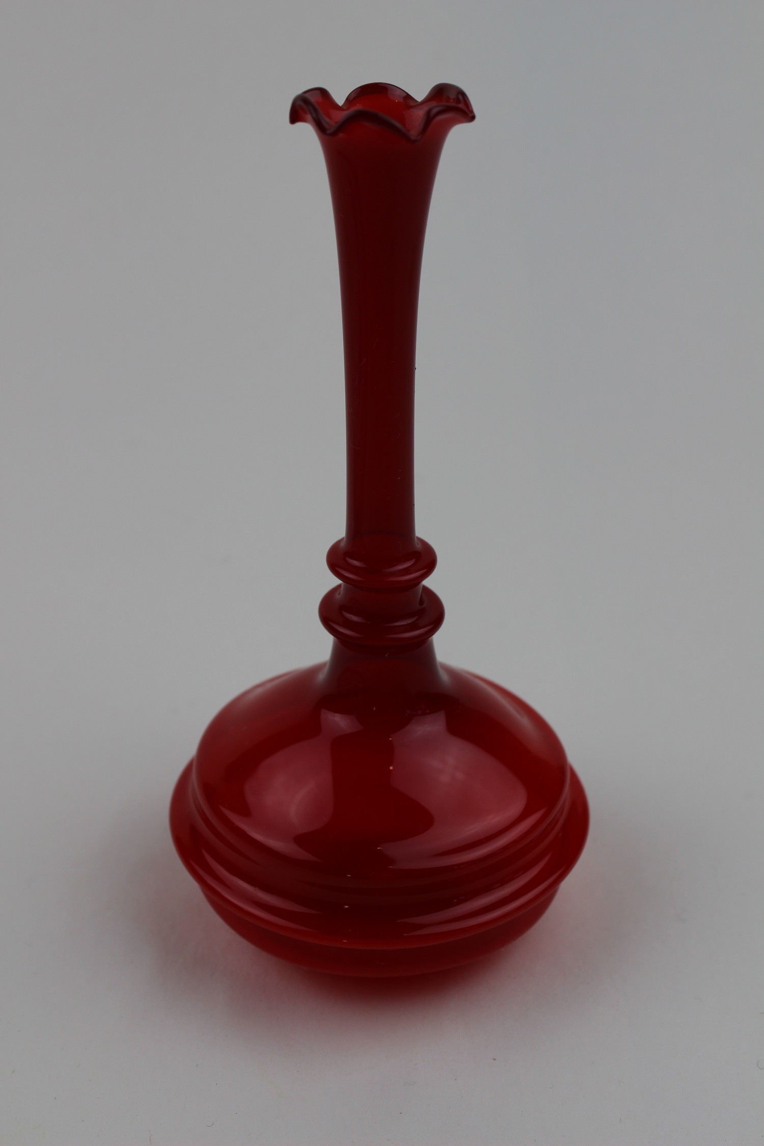 Kupferrubinrote Vase (Museum Baruther Glashütte CC BY-NC-SA)