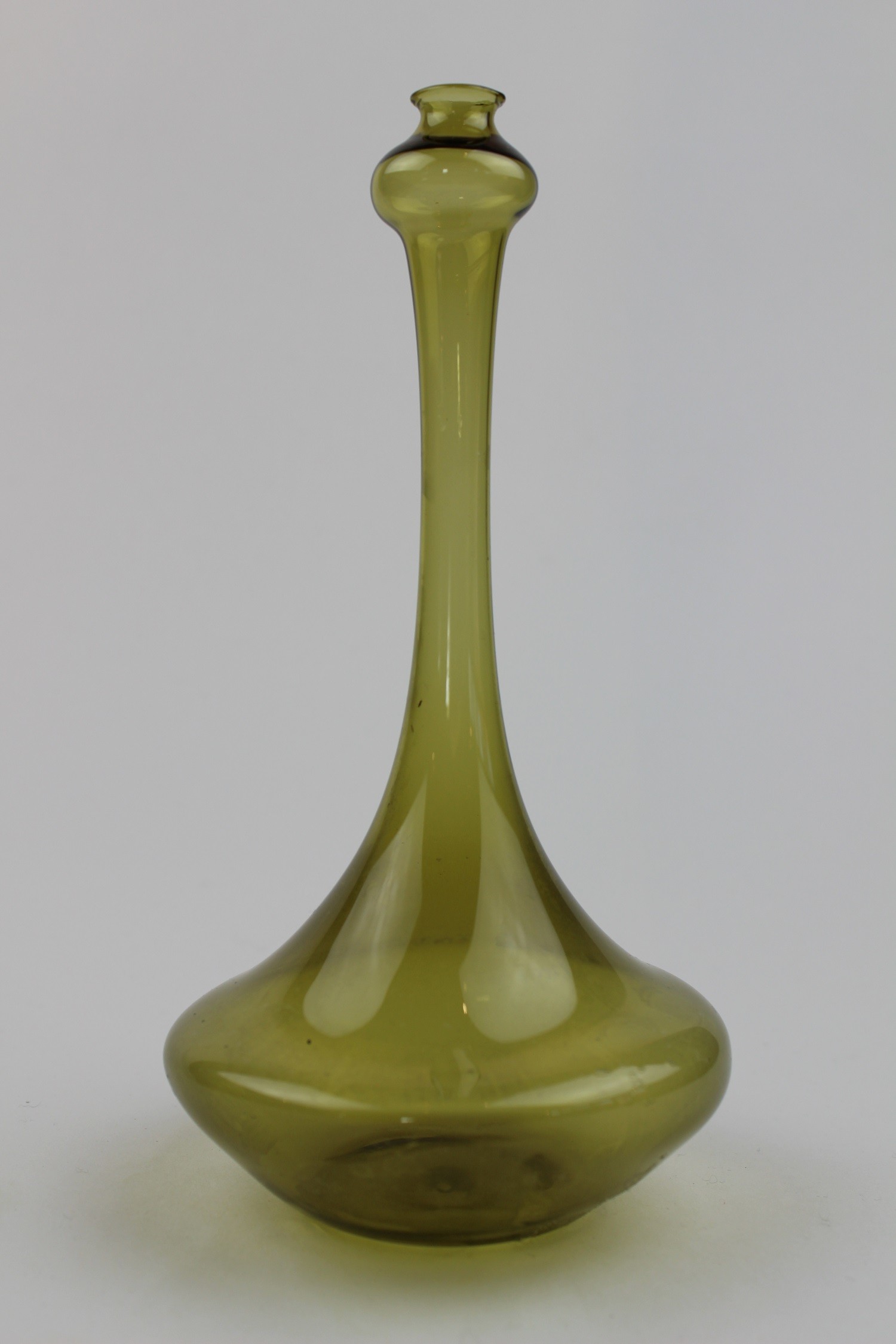 Saragossagrüne Vase (Museum Baruther Glashütte CC BY-NC-SA)