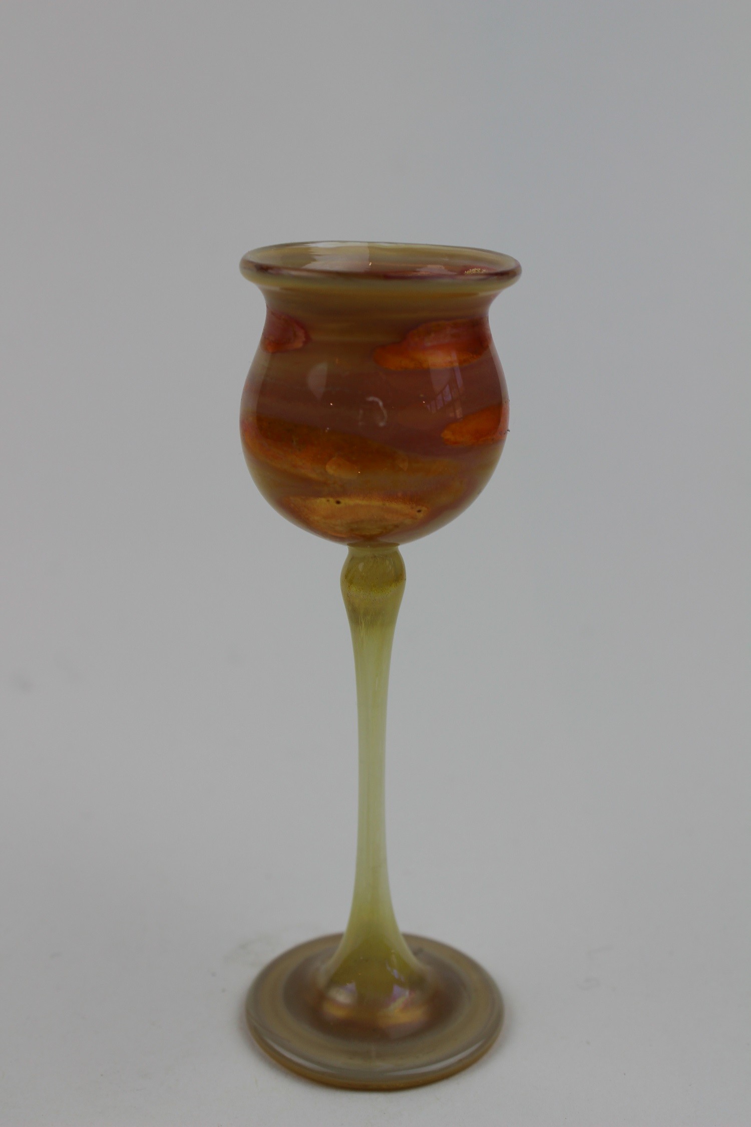 Honiggelber Kerzenhalter (Museum Baruther Glashütte CC BY-NC-SA)