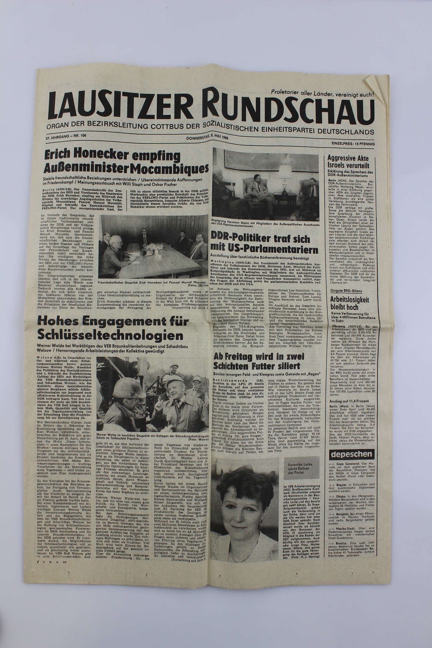 Zeitung,  Quelle: Lausitzer Rundschau (Museum Baruther Glashütte CC BY-NC-SA)