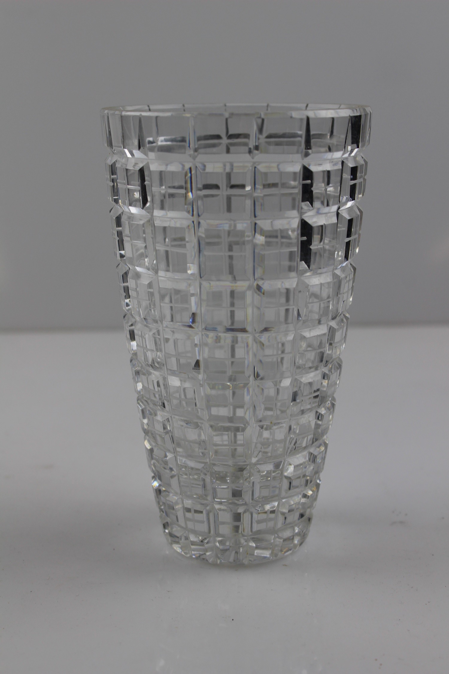 Farblose Kristallglasvase (Museum Baruther Glashütte CC BY-NC-SA)