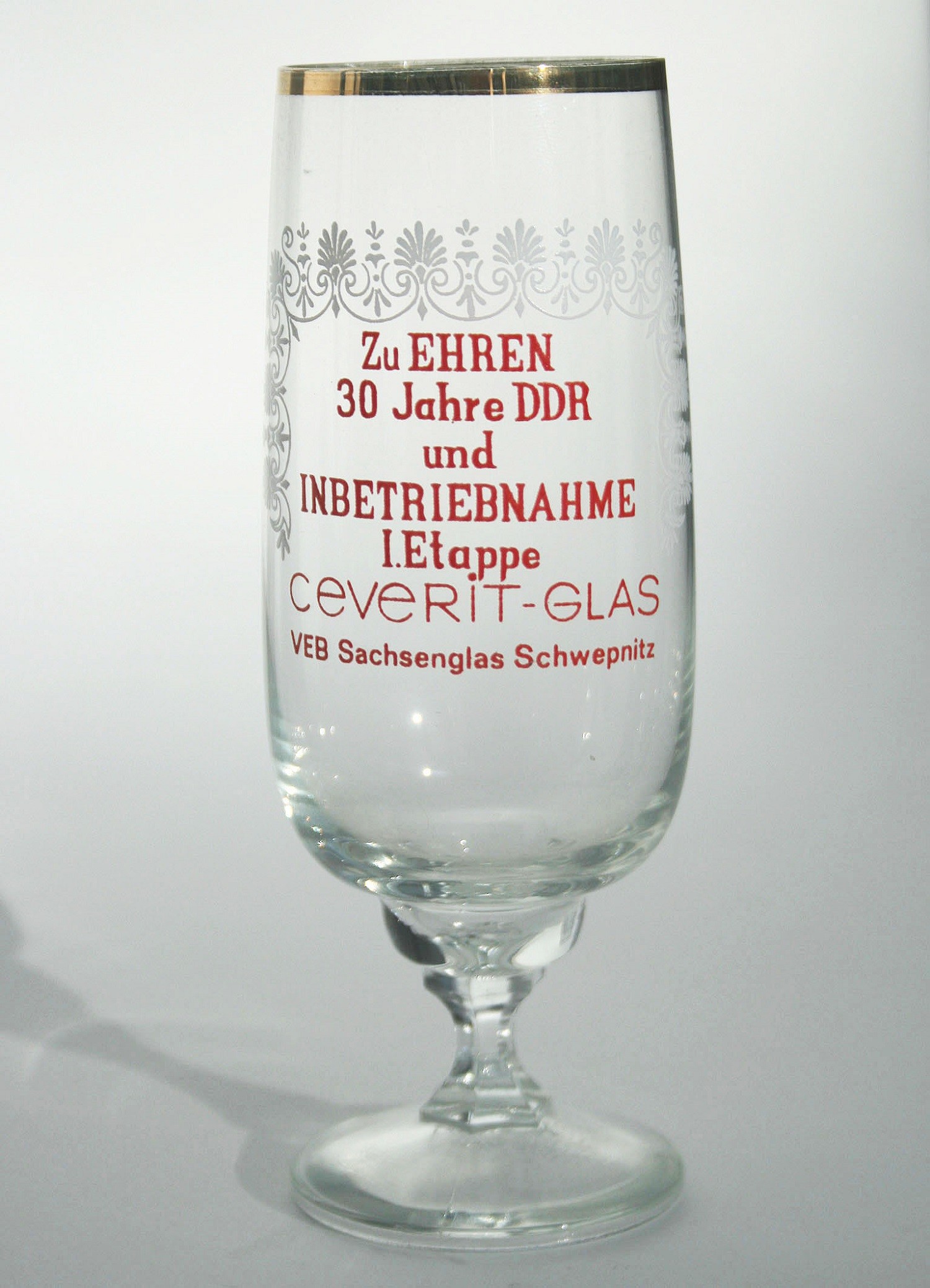 Ceverit-Glas aus Schwepnitz (Museum Baruther Glashütte CC BY-NC-SA)