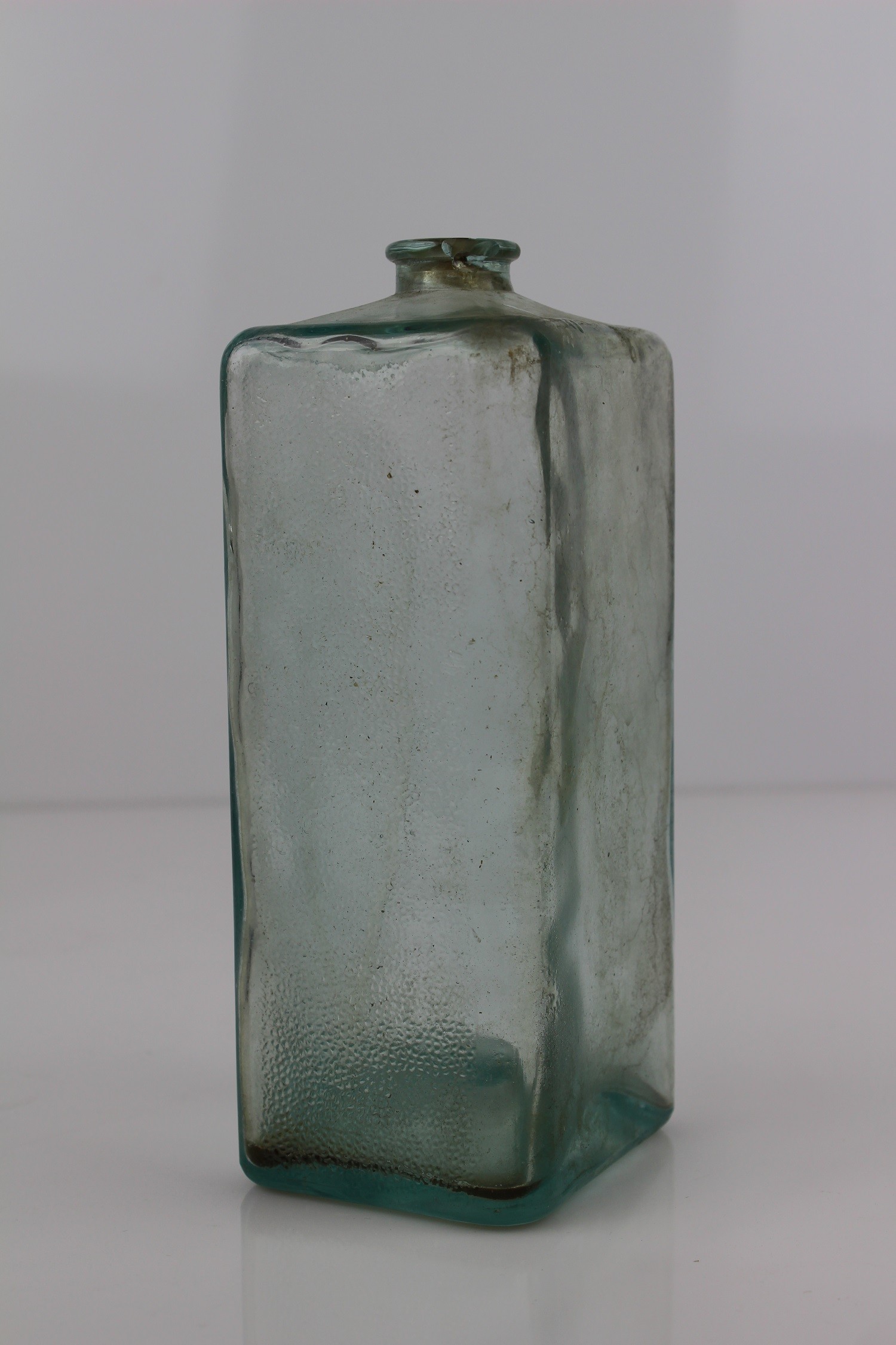 Glasbaustein, mundgeblasen (Museum Baruther Glashütte CC BY-NC-SA)