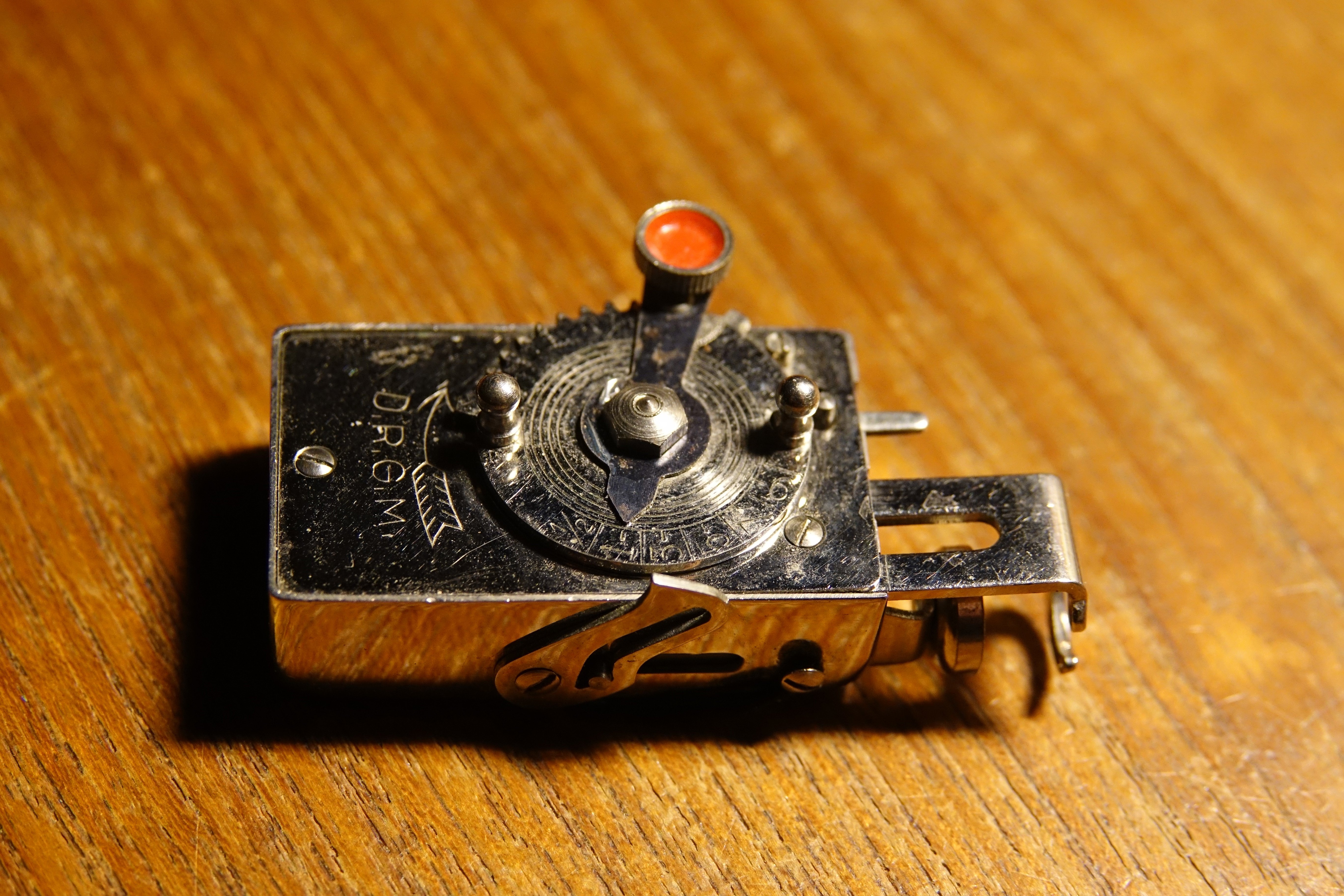 mechanischer Selbstauslöser für Fotografie (Wettermuseum CC BY-NC-SA)