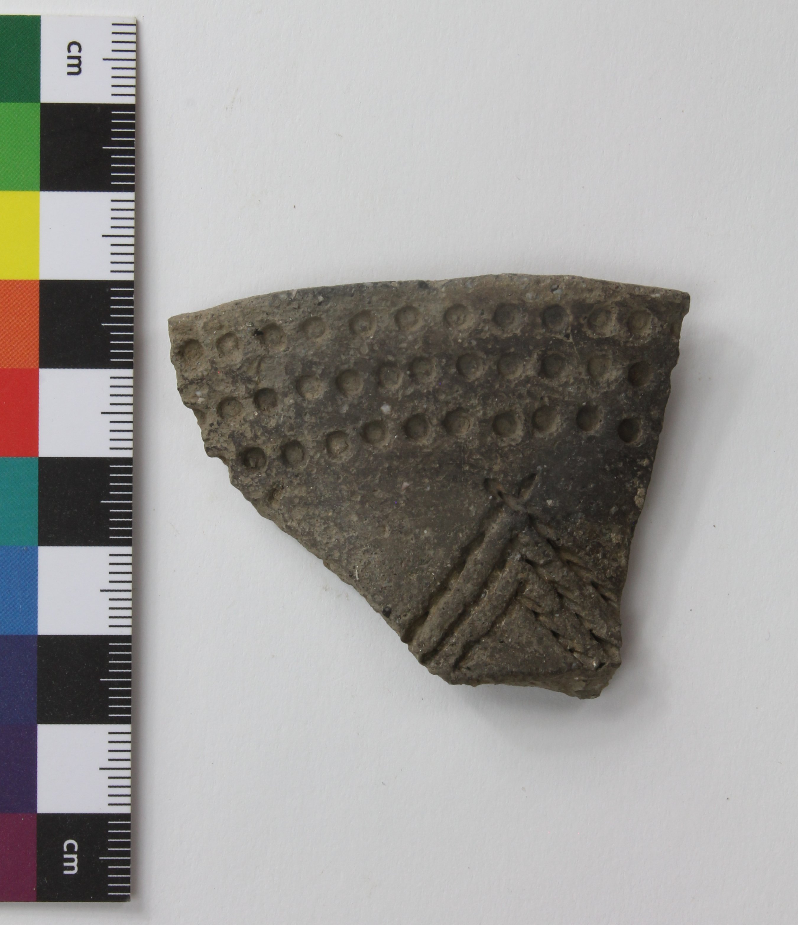 Verzierte Randscherbe eines Gefäßes der havelländischen Kultur (Museum Angermünde CC BY-NC-SA)