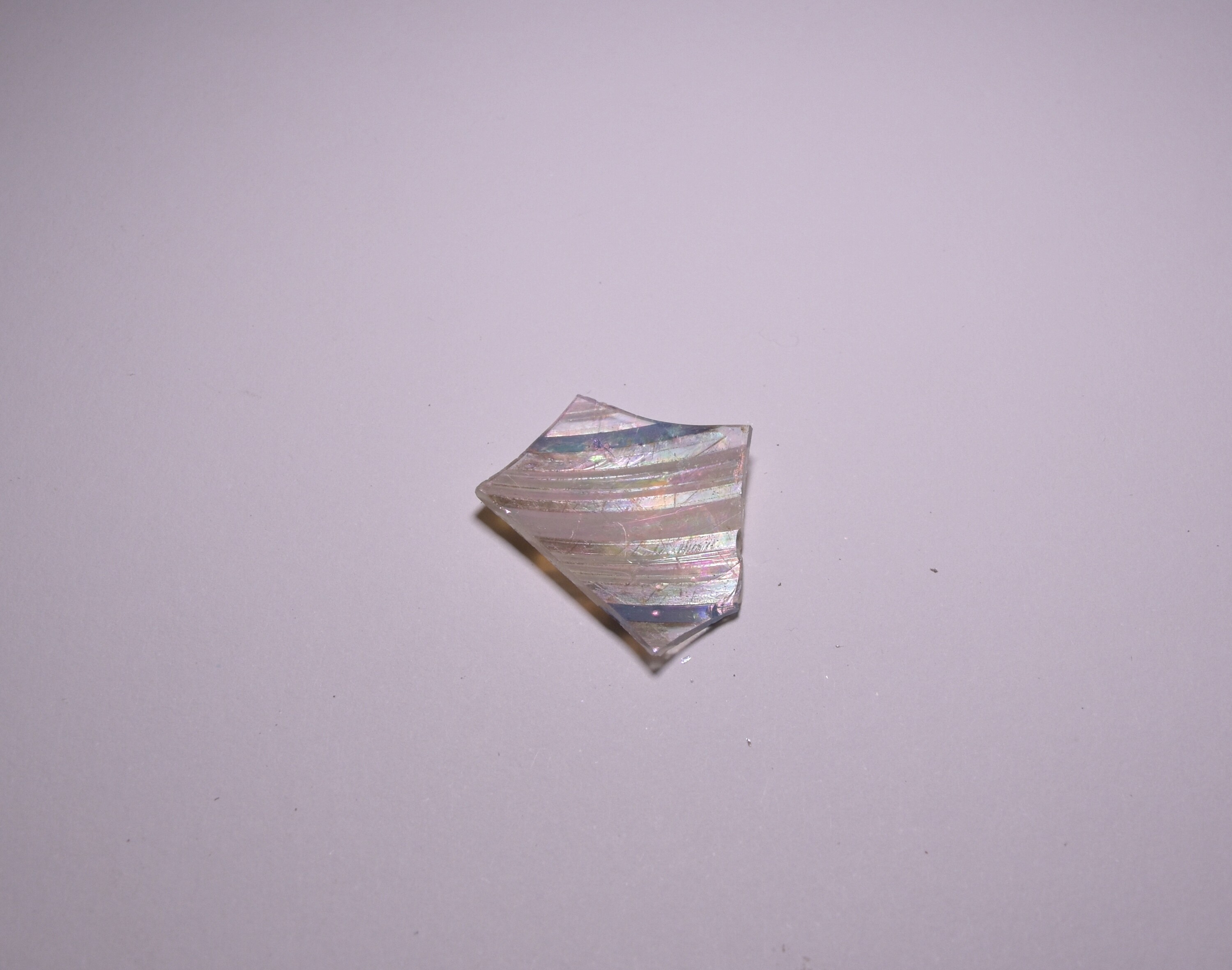 Fragment eines Hohlglases mit Streifendekor (Museum Angermünde CC BY-NC-SA)