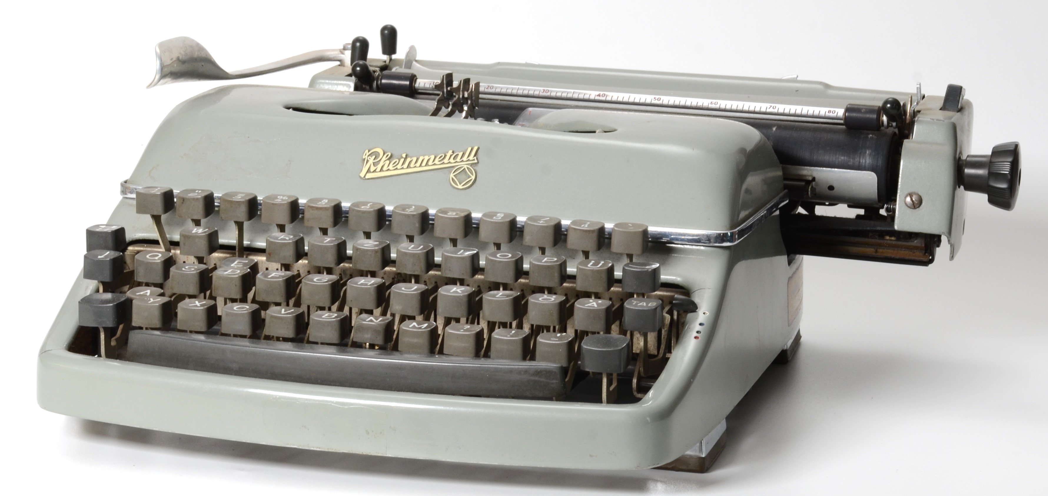 Schreibmaschine der Firma Rheinmetall (DDR Geschichtsmuseum im Dokumentationszentrum Perleberg CC BY-SA)