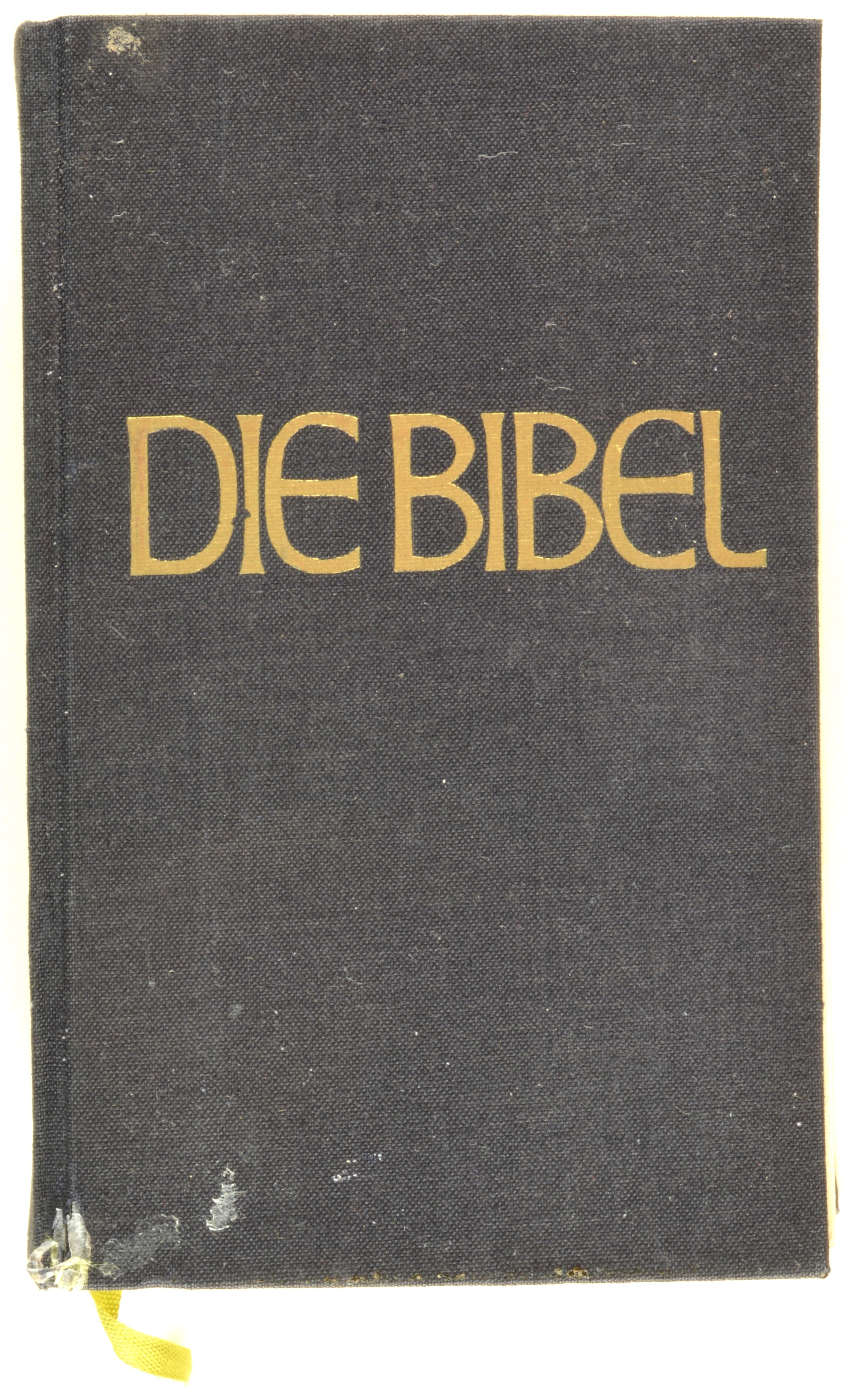 Buch: Die Bibel. Nach der deutschen Übersetzung D. Martin Luthers, Altenburg 1971 (DDR Geschichtsmuseum im Dokumentationszentrum Perleberg CC BY-SA)