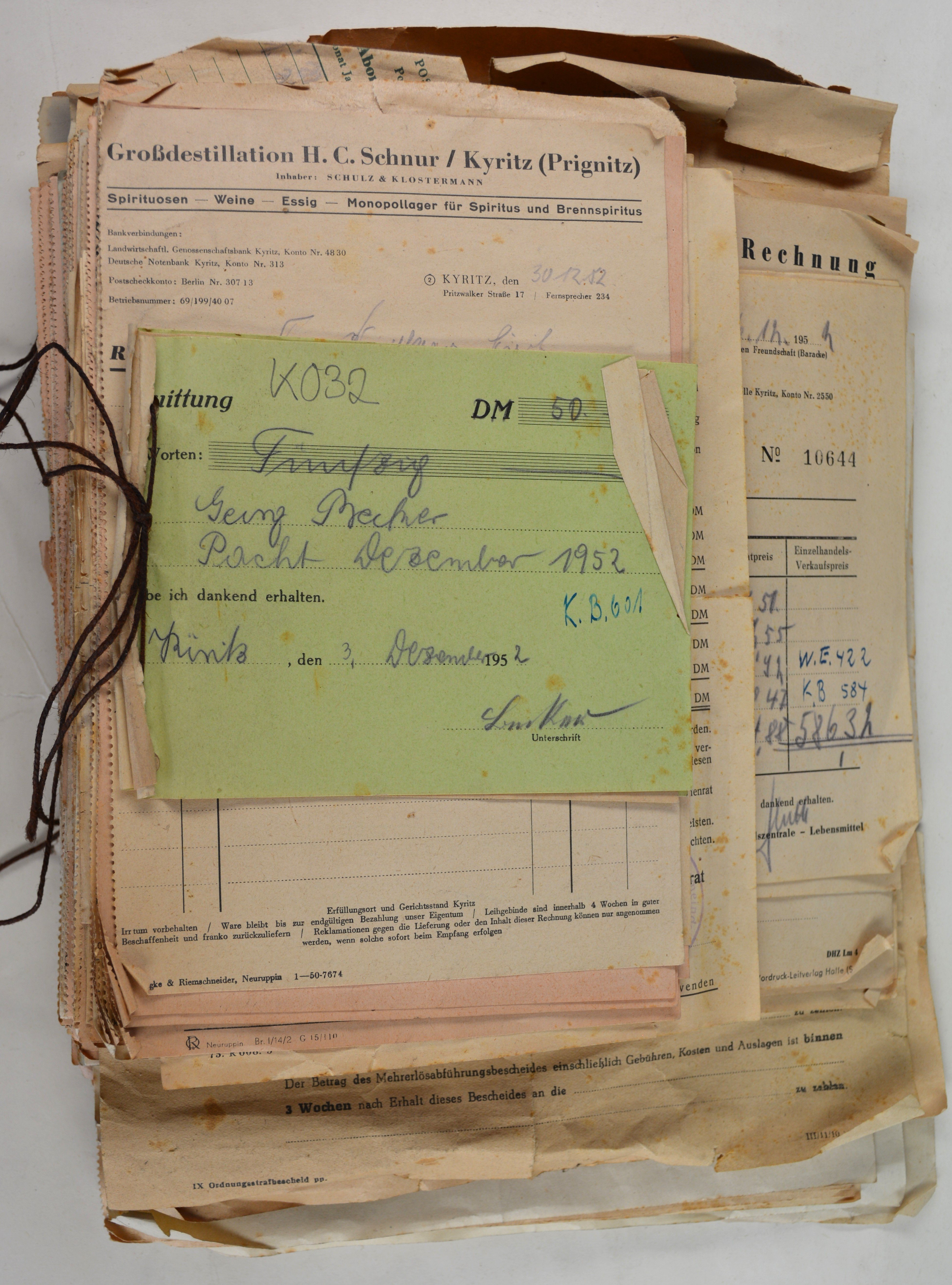 Rechnungen für Wilhelm und Else Breitkreuz aus dem Jahr 1952 (DDR Geschichtsmuseum im Dokumentationszentrum Perleberg CC BY-SA)