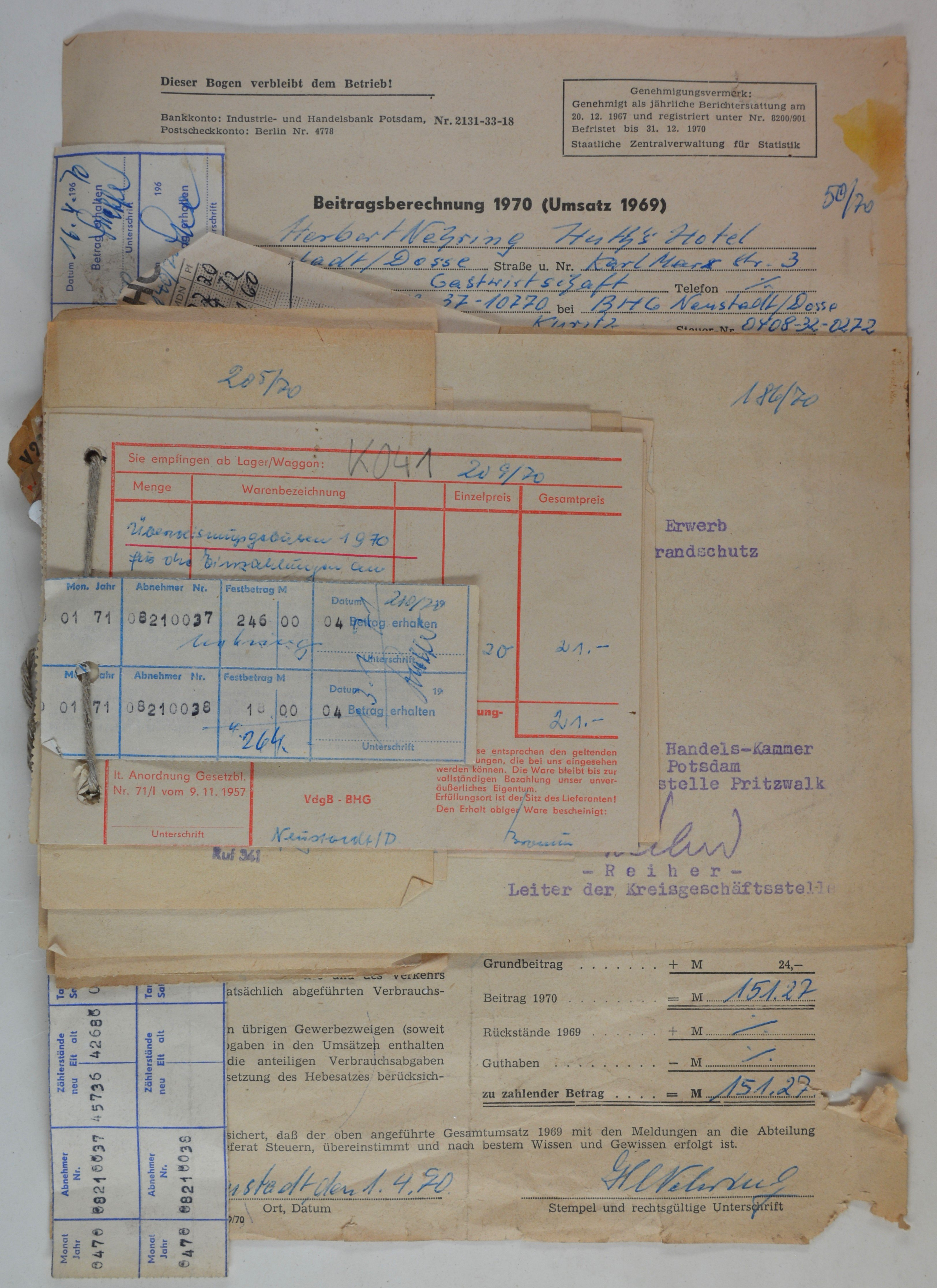 Rechnungen für die Handelsorganisation Nehring aus dem Jahr 1970 (DDR Geschichtsmuseum im Dokumentationszentrum Perleberg CC BY-SA)