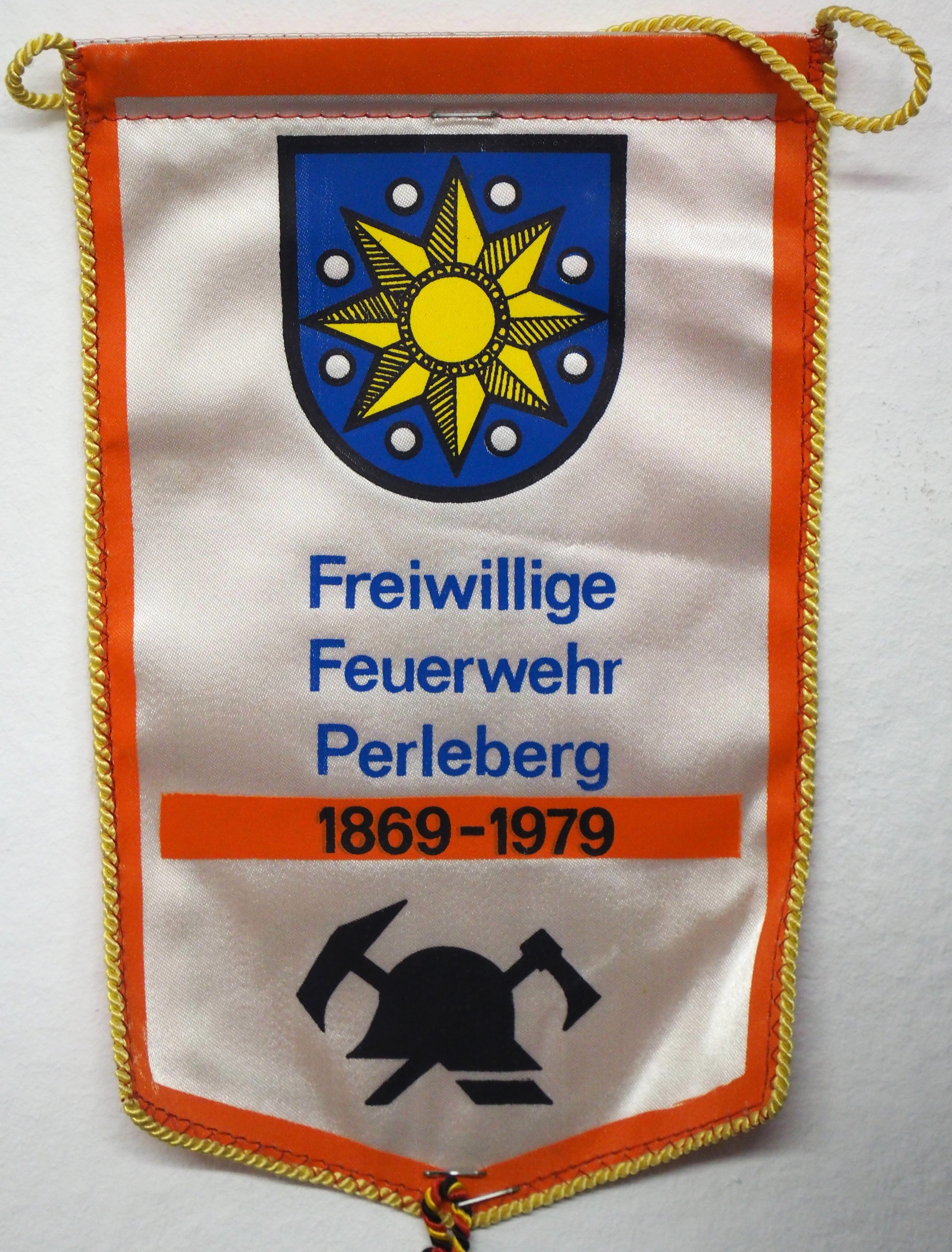 Wimpel der Freiwilligen Feuerwehr Perleberg (DDR Geschichtsmuseum im Dokumentationszentrum Perleberg CC BY-SA)