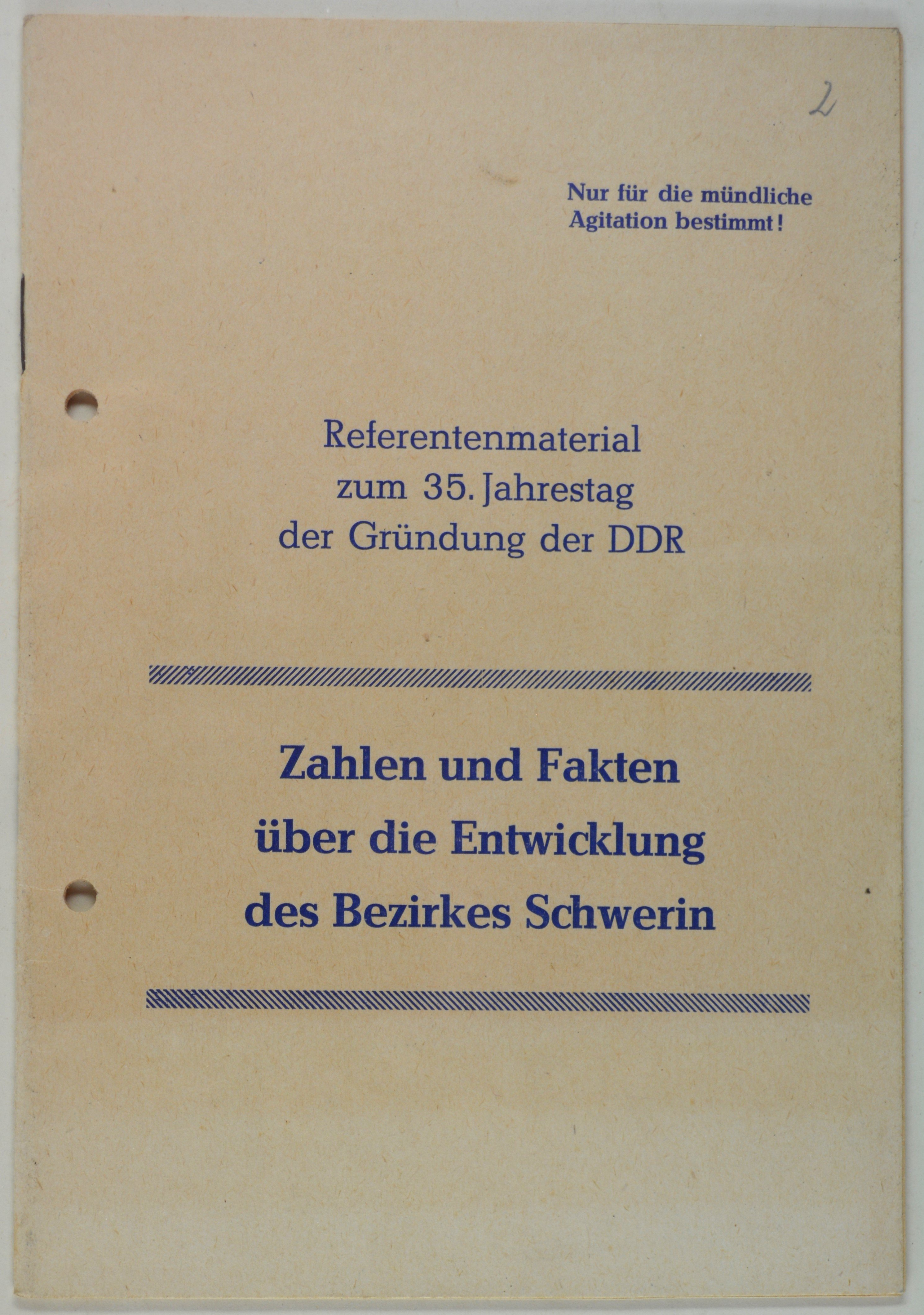 Broschüre: Referentenmaterial zum 35. Jahrestag der Gründung der DDR (DDR Geschichtsmuseum im Dokumentationszentrum Perleberg CC BY-SA)