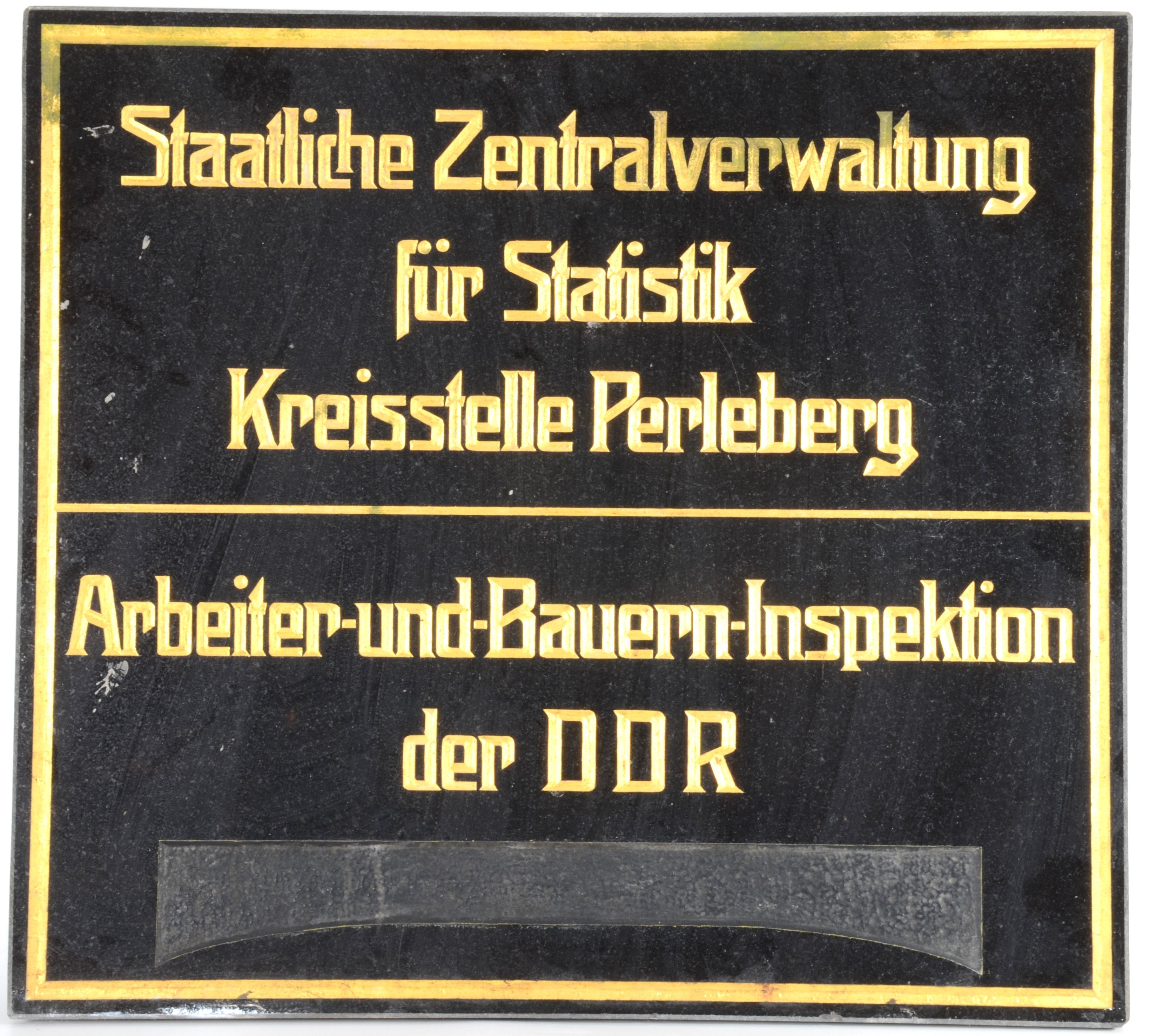 Tafel: Staatliche Zentralverwaltung für Statistik (DDR Geschichtsmuseum im Dokumentationszentrum Perleberg CC BY-SA)
