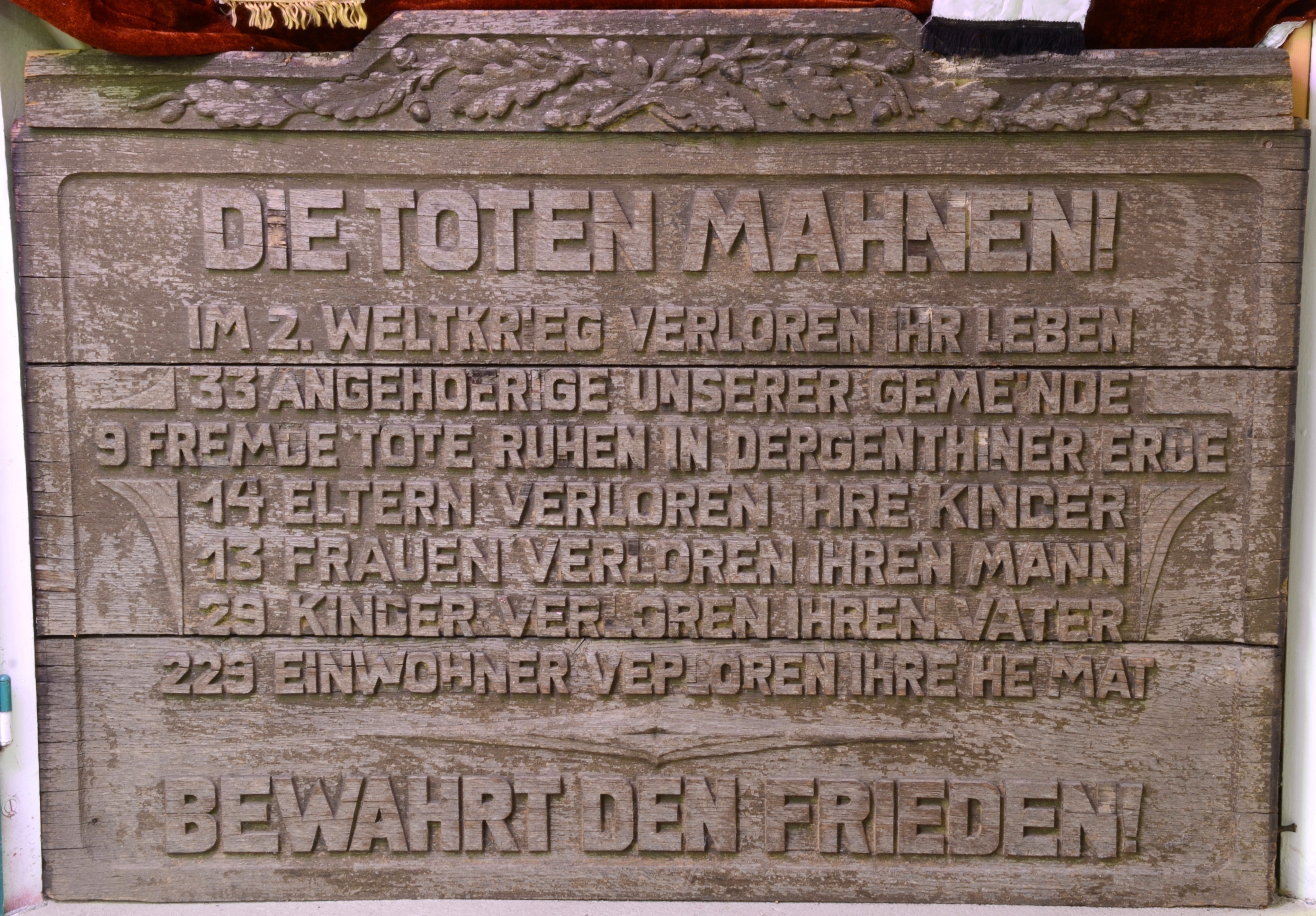 Tafel: Gedenktafel nach dem Nationalsozialismus (DDR Geschichtsmuseum im Dokumentationszentrum Perleberg CC BY-SA)