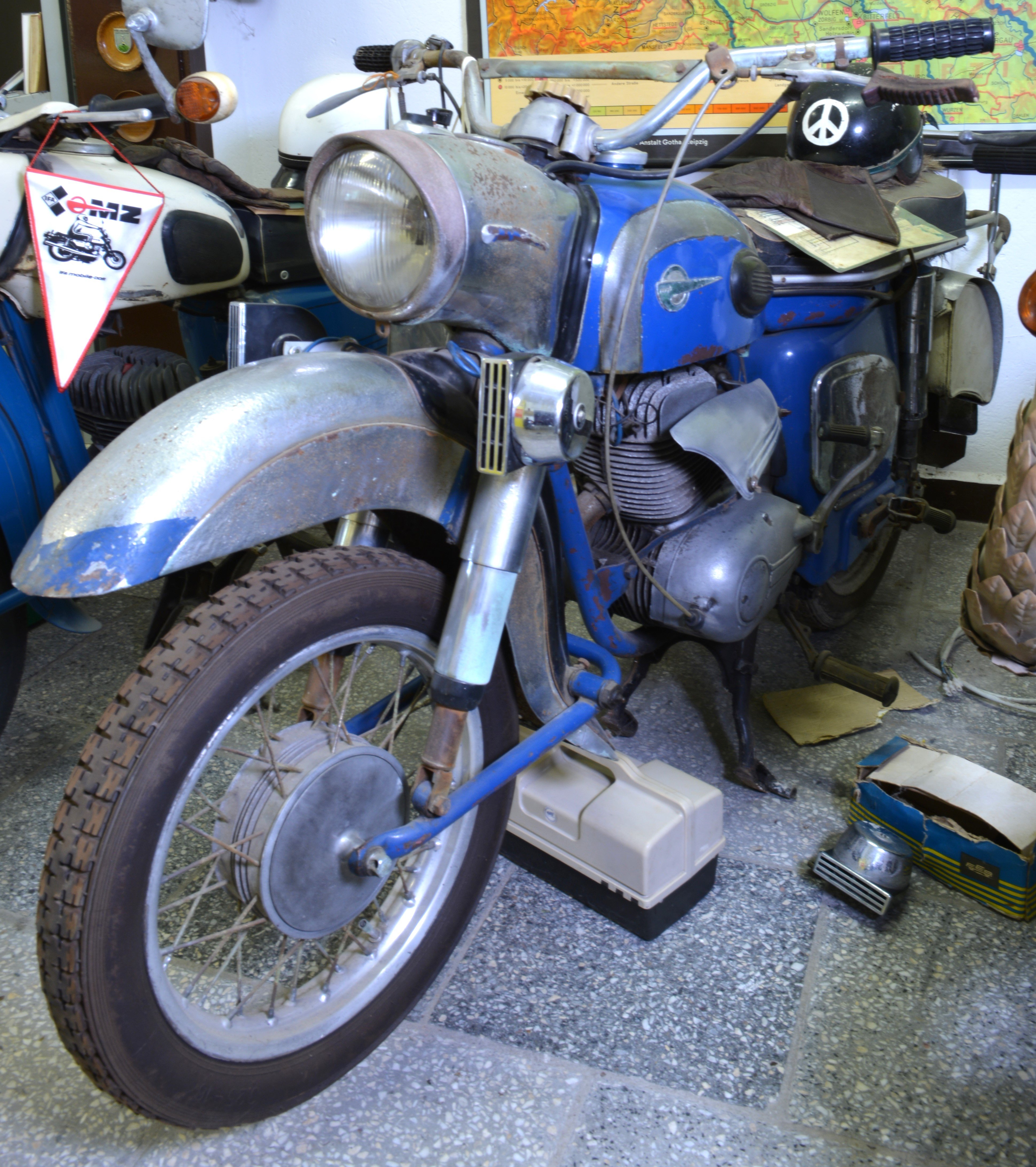 Motorrad MZ ES 300 aus dem Besitz von Hans-Peter Freimark (DDR Geschichtsmuseum im Dokumentationszentrum Perleberg CC BY-SA)