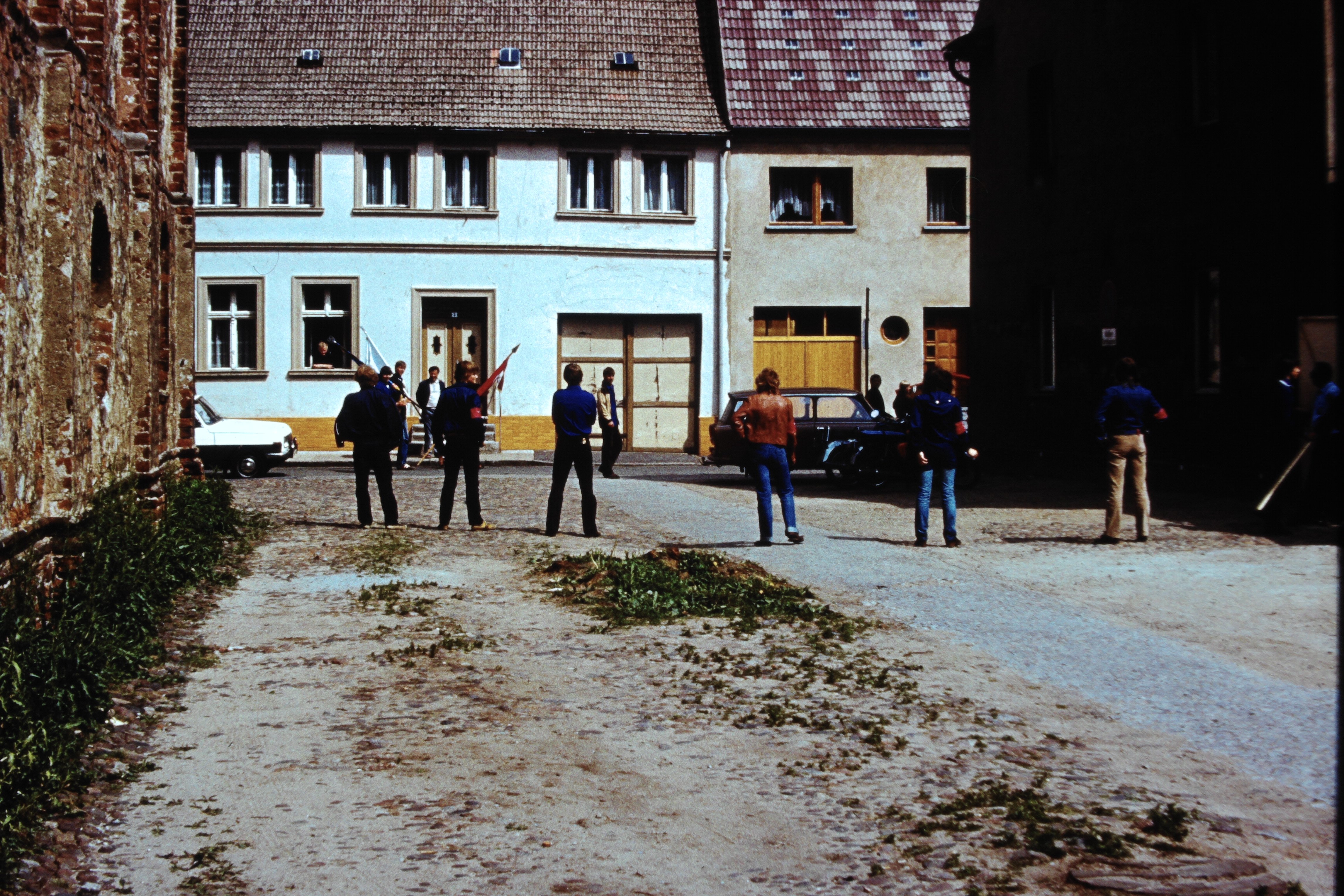 Pfingsttreffen in Kyritz 1982: FDJ-Mitglieder (DDR Geschichtsmuseum im Dokumentationszentrum Perleberg CC BY-SA)
