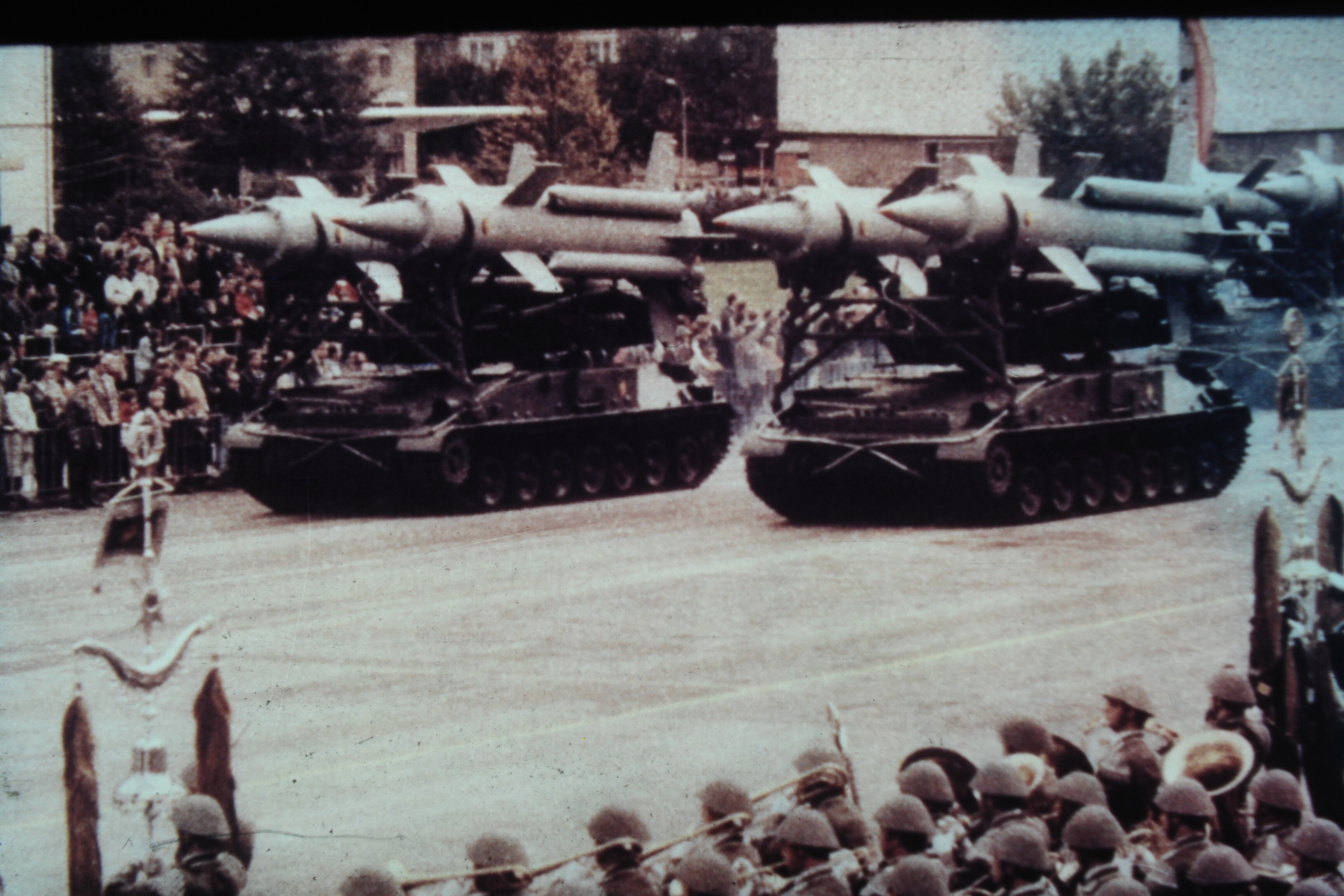 Militärparade in Berlin: Aufmontierte Langstreckenraketen (DDR Geschichtsmuseum im Dokumentationszentrum Perleberg CC BY-SA)