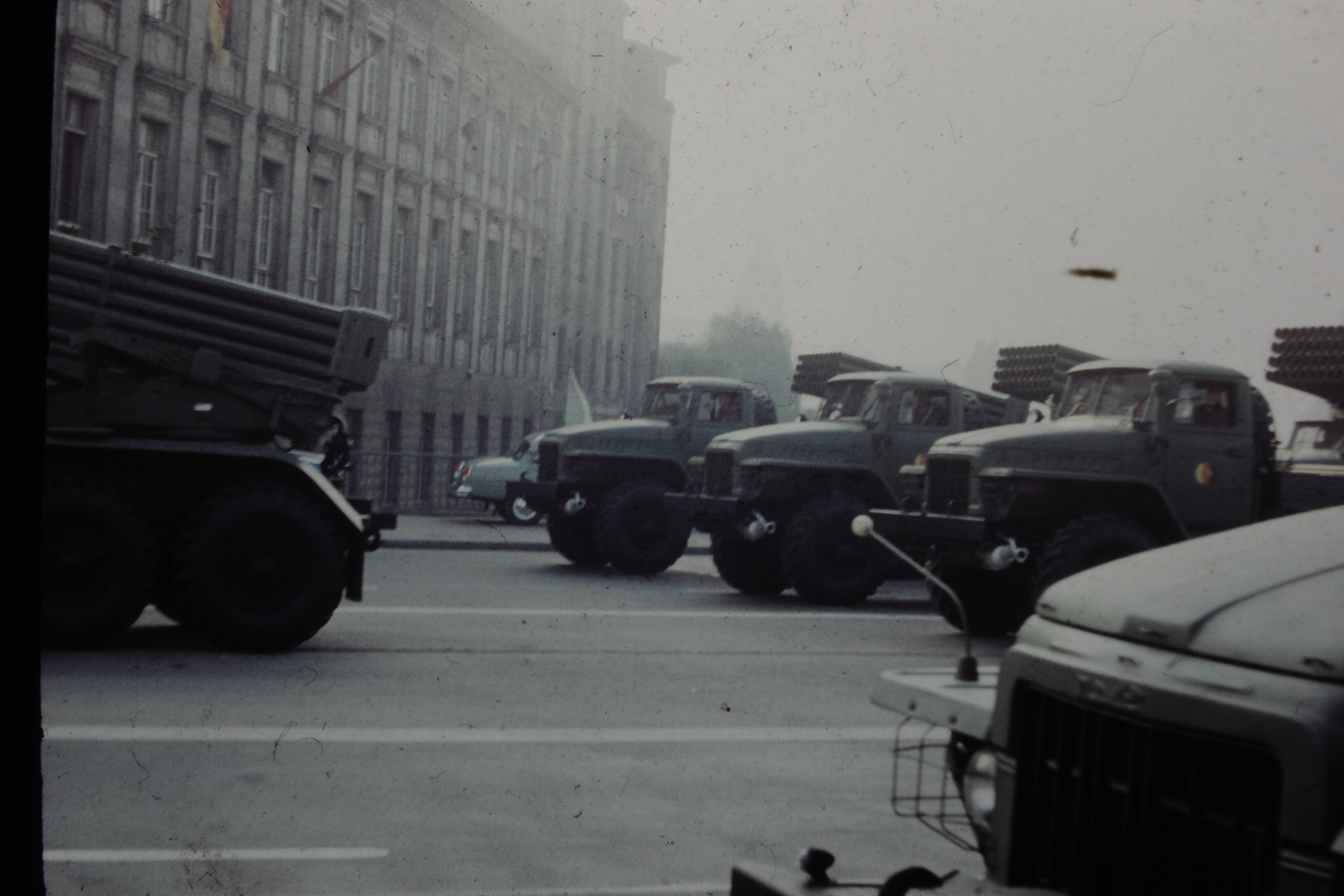 Militärparade in Berlin: Lastwagen mit Raketenwerfern (DDR Geschichtsmuseum im Dokumentationszentrum Perleberg CC BY-SA)