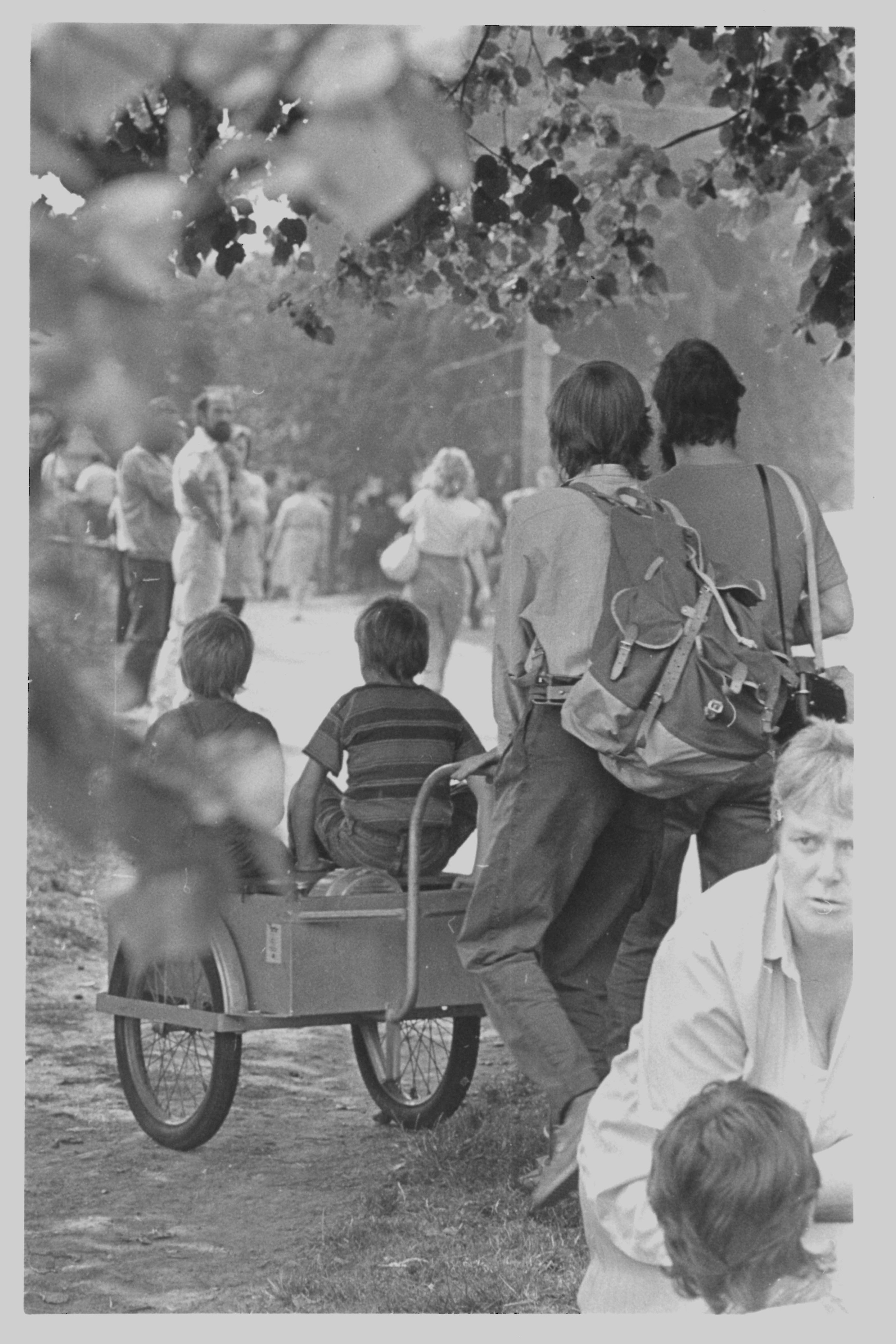 Olof-Palme-Marsch 1987: Kinder auf dem Bollerwagen der Freimarks (DDR Geschichtsmuseum im Dokumentationszentrum Perleberg CC BY-SA)