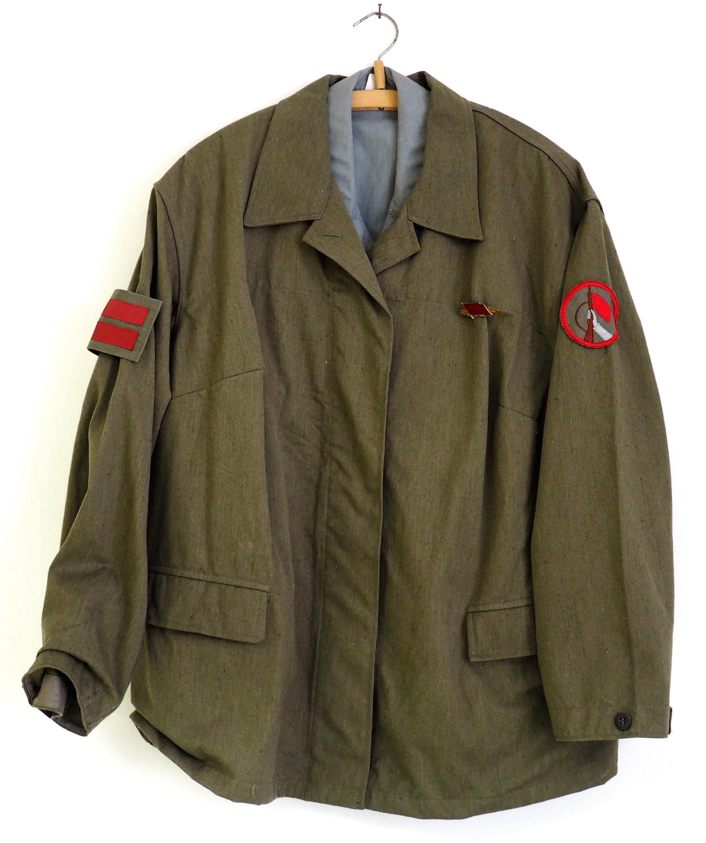 Uniform: Kampfgruppen der Arbeiterklasse (DDR Geschichtsmuseum und Dokumentationszentrum Perleberg CC BY-SA)