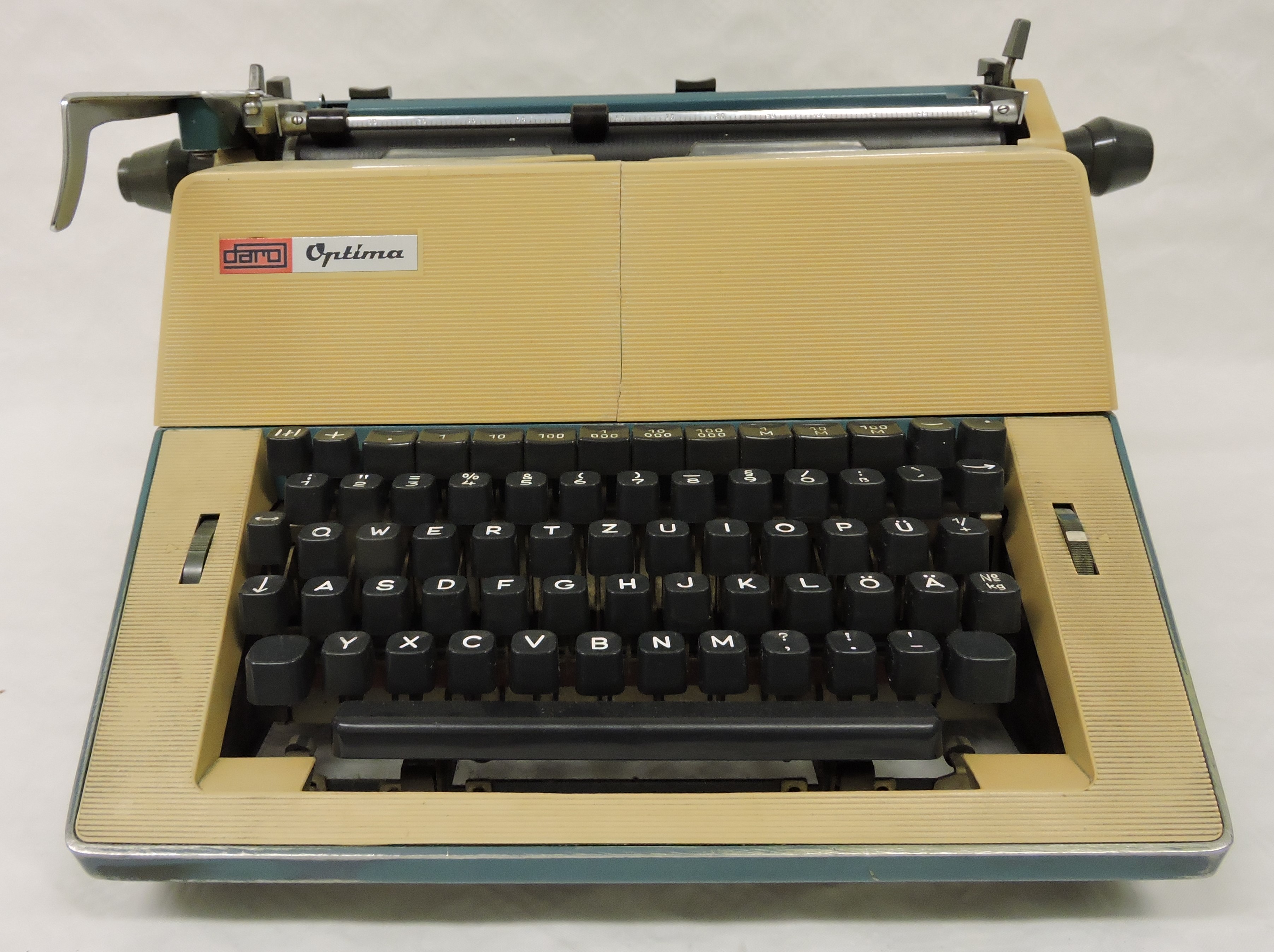 Schreibmaschine "Optima" im Koffer (Heimatverein Teltow CC BY-NC-SA)
