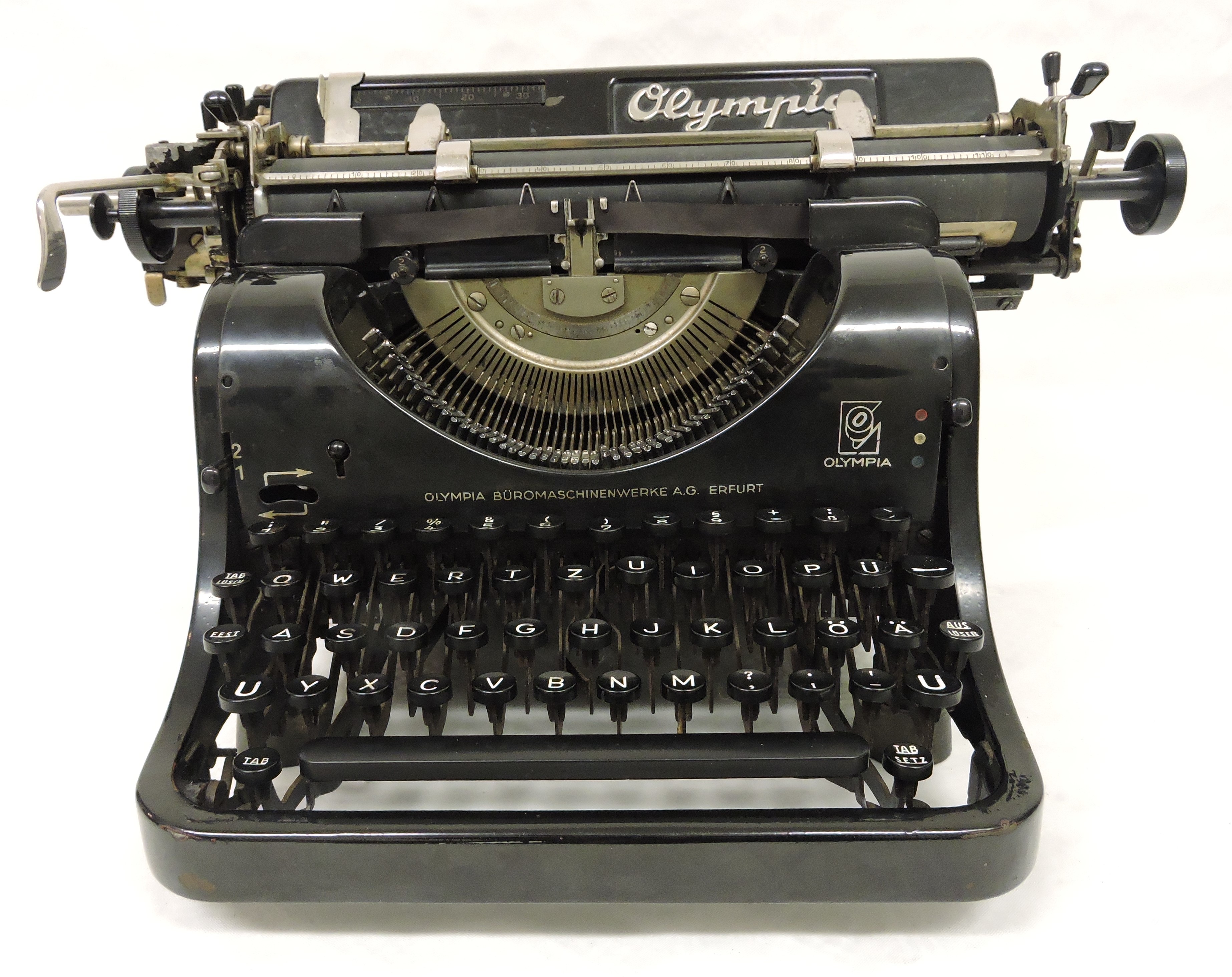 Schreibmaschine "Olympia", schwarz (Heimatverein Teltow CC BY-NC-SA)