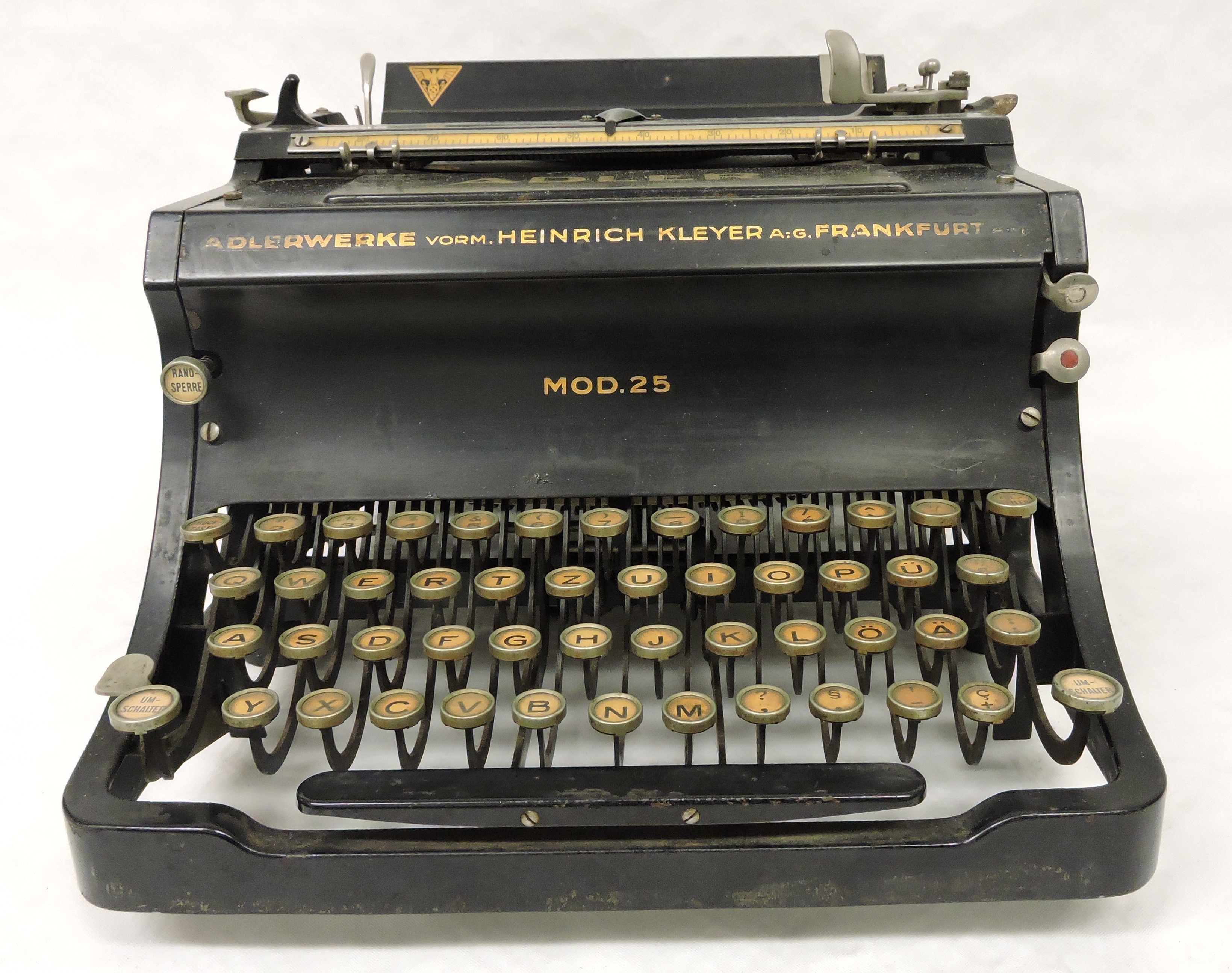 Schreibmaschine "Adler - Modell 25" (Heimatverein Teltow CC BY-NC-SA)