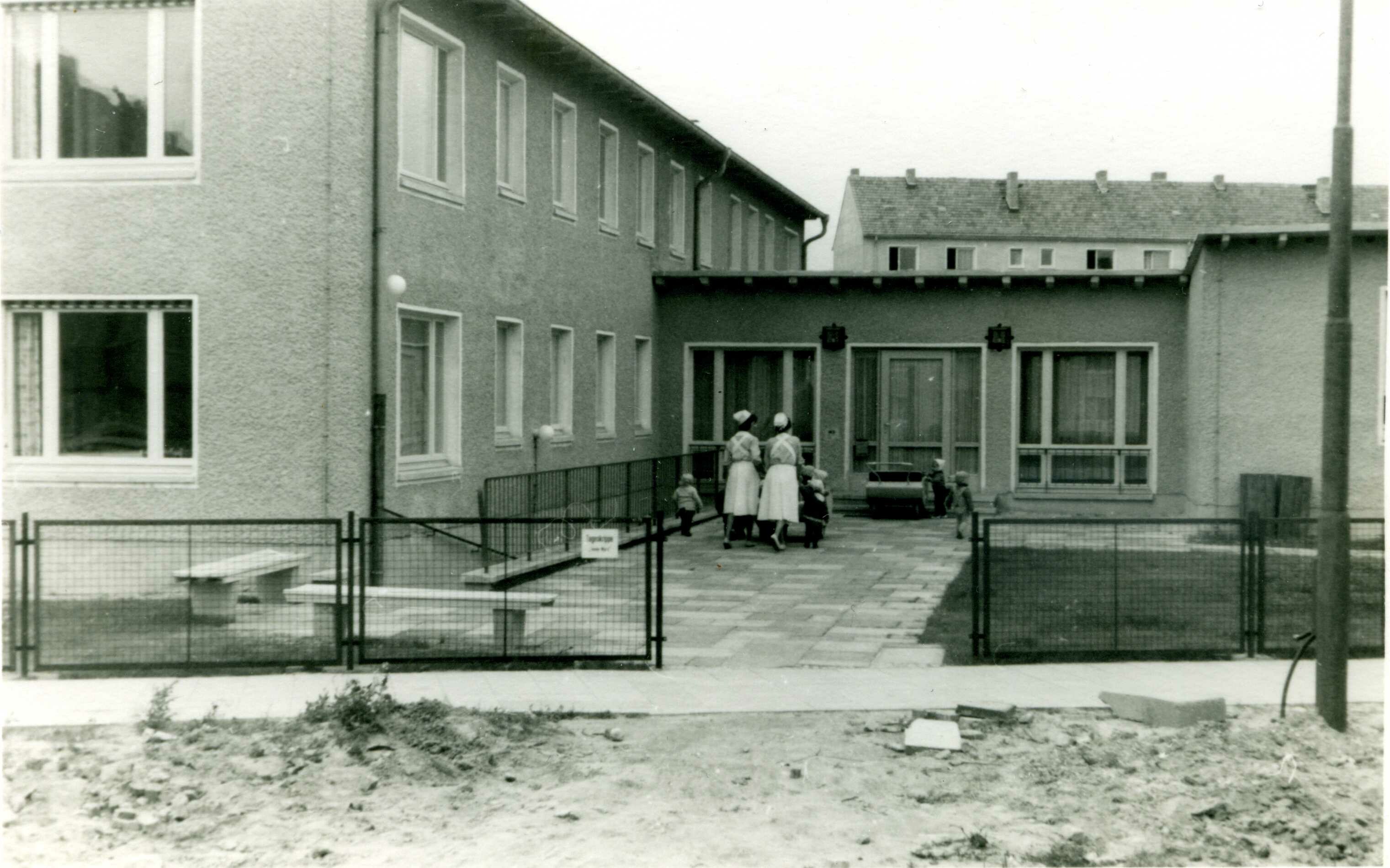 Teltow, Neue Wohnstadt (Anne-Frank-Weg), Kinderkrippe Jenny Marx, 1964 (HVT CC BY-NC-SA)
