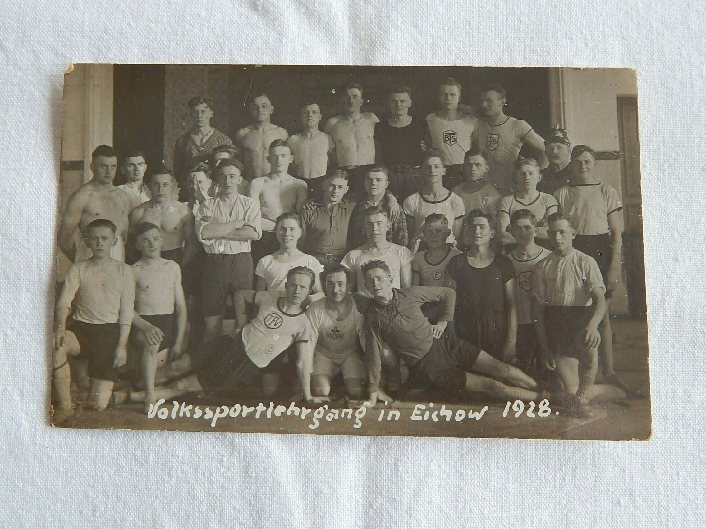 Fotografie " Volkssportlehrgang in Eichow 1928" (Heimatmuseum Dissen CC BY-NC-SA)