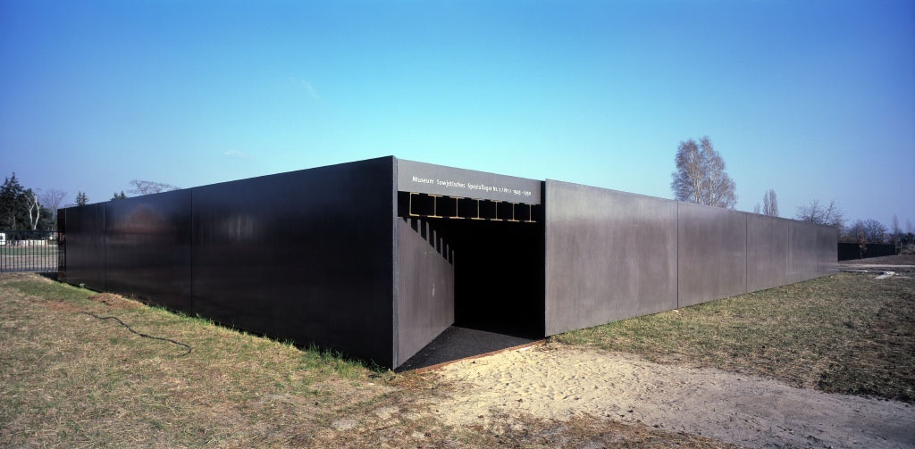 Außenansicht der Museums &quot;Sowjetisches Speziallager&quot; (2001) (Gedenkstätte und Museum Sachsenhausen CC BY-NC-SA)