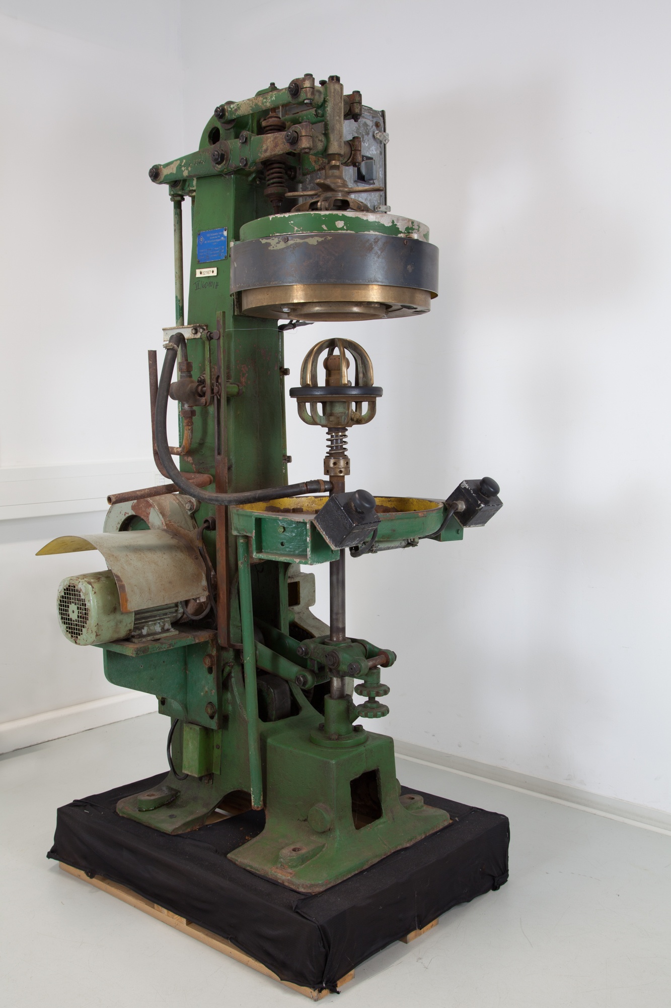 Hutmaschine (Stadt- und Industriemuseum Guben CC BY-NC-SA)