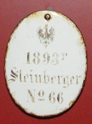 Weinregalschild, 1893r Steinberger № 66, XVIII (1) 33. (Stiftung Preußische Schlösser und Gärten Berlin-Brandenburg CC BY-NC-SA)