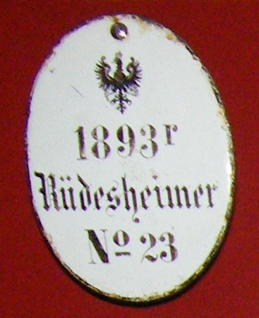 Weinregalschild, 1893r Rüdesheimer № 23, XVIII (1) 22. (Stiftung Preußische Schlösser und Gärten Berlin-Brandenburg CC BY-NC-SA)
