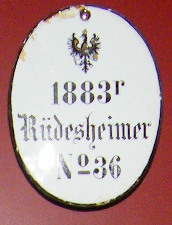 Weinregalschild, 1893r Rüdesheimer № 36, XVIII (1) 25. (Stiftung Preußische Schlösser und Gärten Berlin-Brandenburg CC BY-NC-SA)