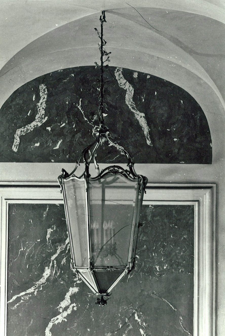 Laterne, "Muster Wilhelmsthal", 6 Kerzen, elektrifiziert, VIII 639. (Stiftung Preußische Schlösser und Gärten Berlin-Brandenburg CC BY-NC-SA)