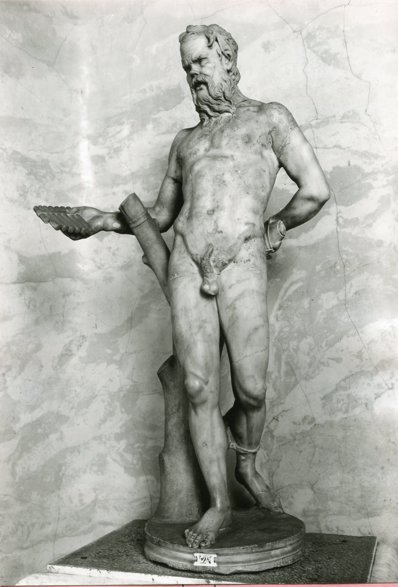 Torso des Pan, zur Statue des Marsyas ergänzt, Skulpt.slg. 200. (Stiftung Preußische Schlösser und Gärten Berlin-Brandenburg CC BY-NC-SA)