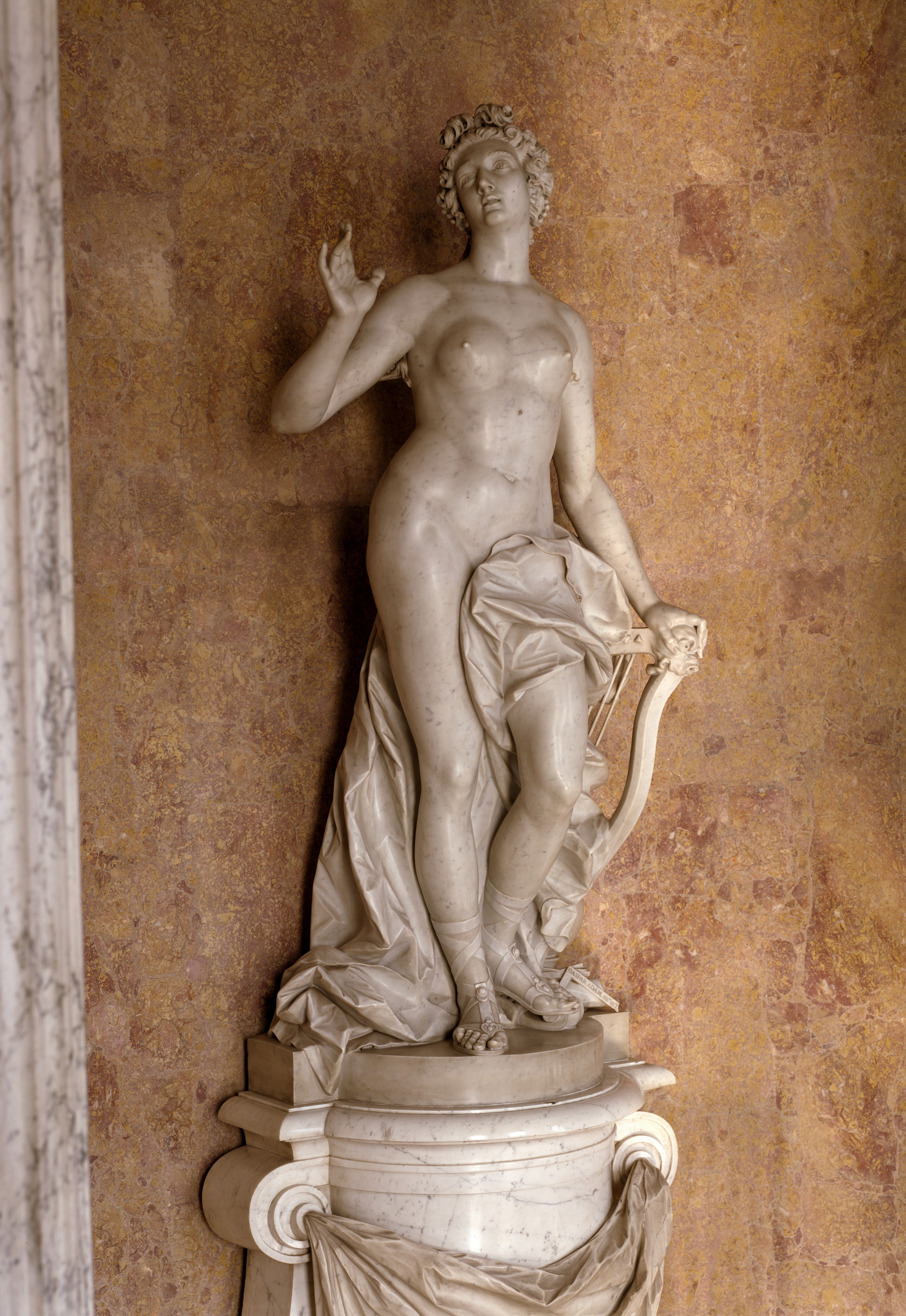 Adam, François Gaspard Balthasar: Statue der Venus Urania mit Harfe, 1748, Skulpt.slg. 149. (Stiftung Preußische Schlösser und Gärten Berlin-Brandenburg CC BY-NC-SA)