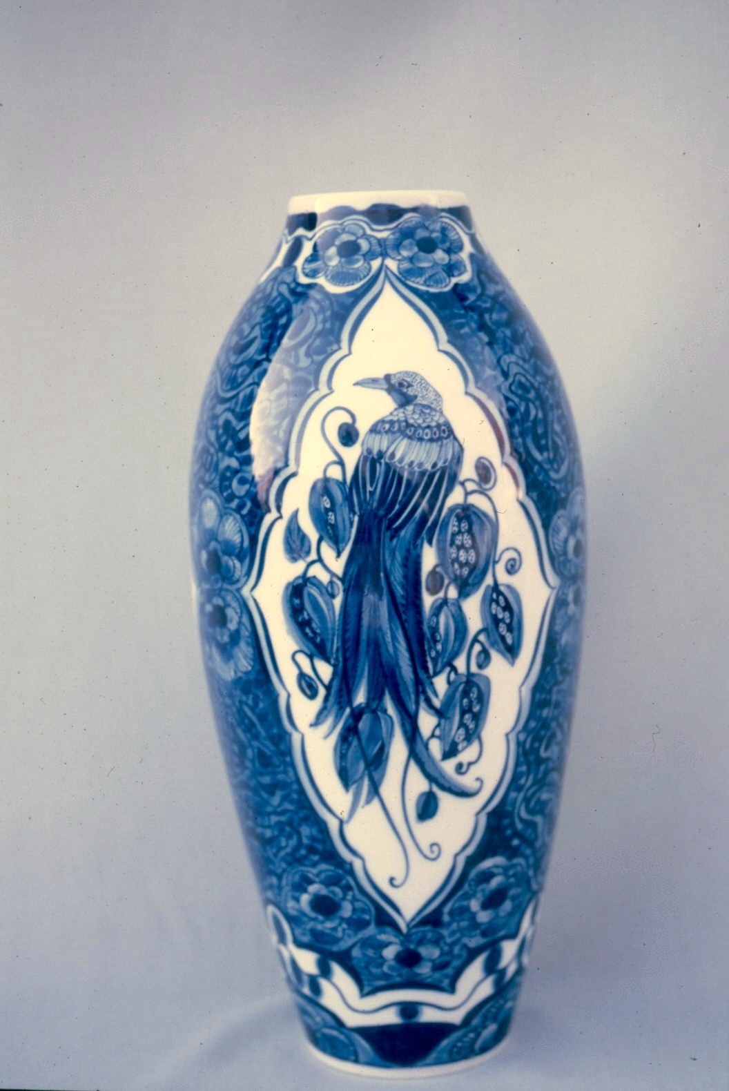 Vase mit Fasanen und Paradiesvögeln (Schloss-Museum Wolfshagen CC BY-NC-SA)