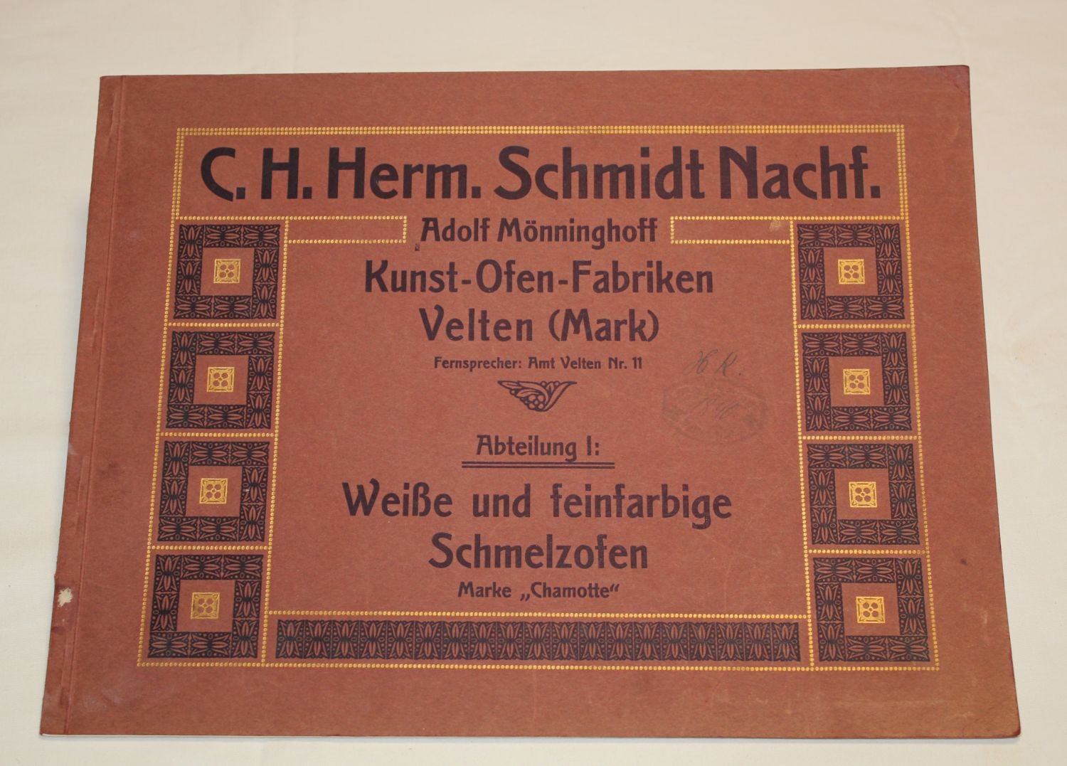 Musterbuch  C.H. Herm. Schmidt Nachf. Adolf Mönninghoff Kunstofenfabriken Velten Abteilung I: Weiße und feinfarbige  Schmelzofen Marke Schamotte (Ofen- und Keramikmuseum Velten CC BY-NC-SA)