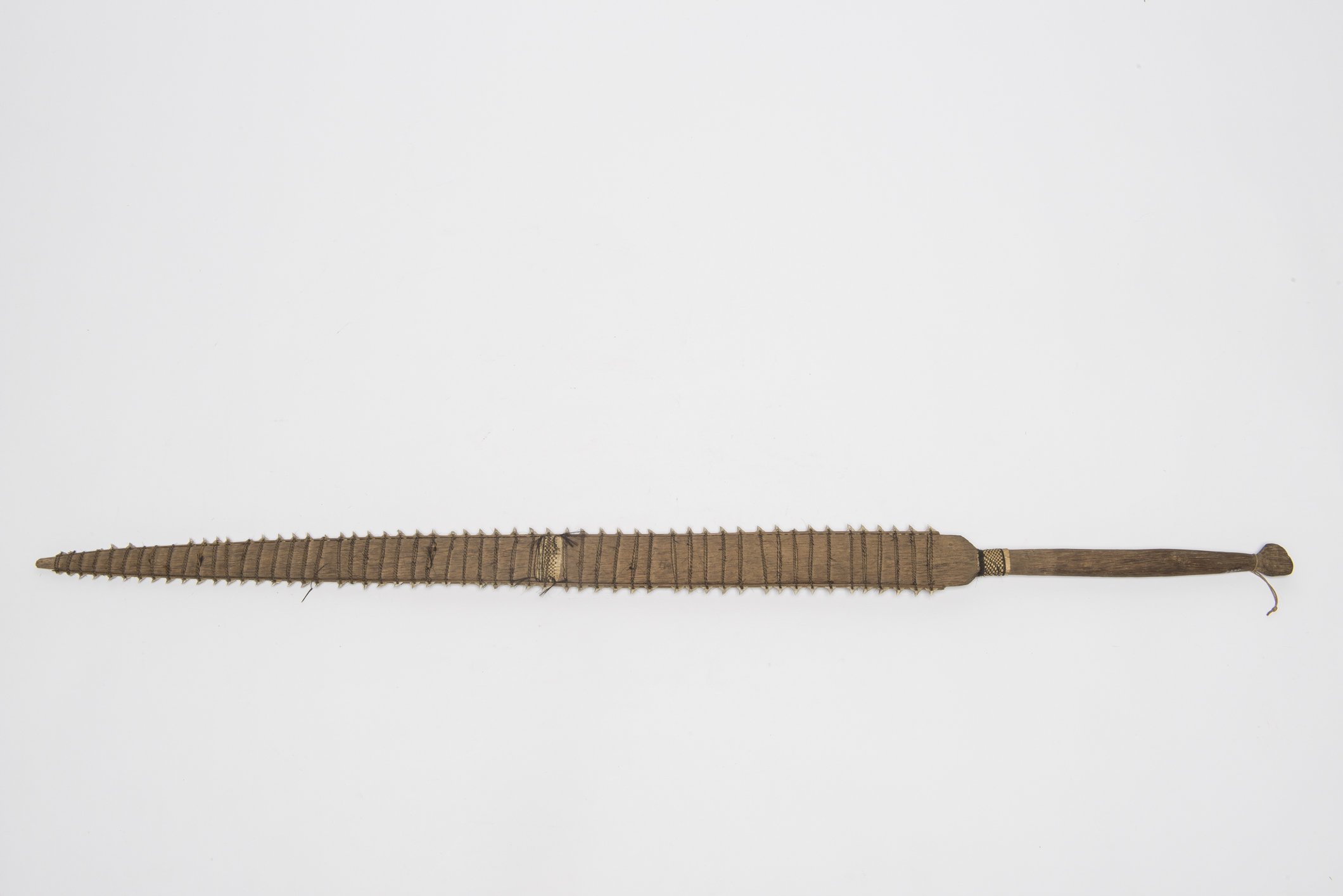 D00300 Schwert mit Haizähnen (Übersee-Museum Bremen CC BY-SA)