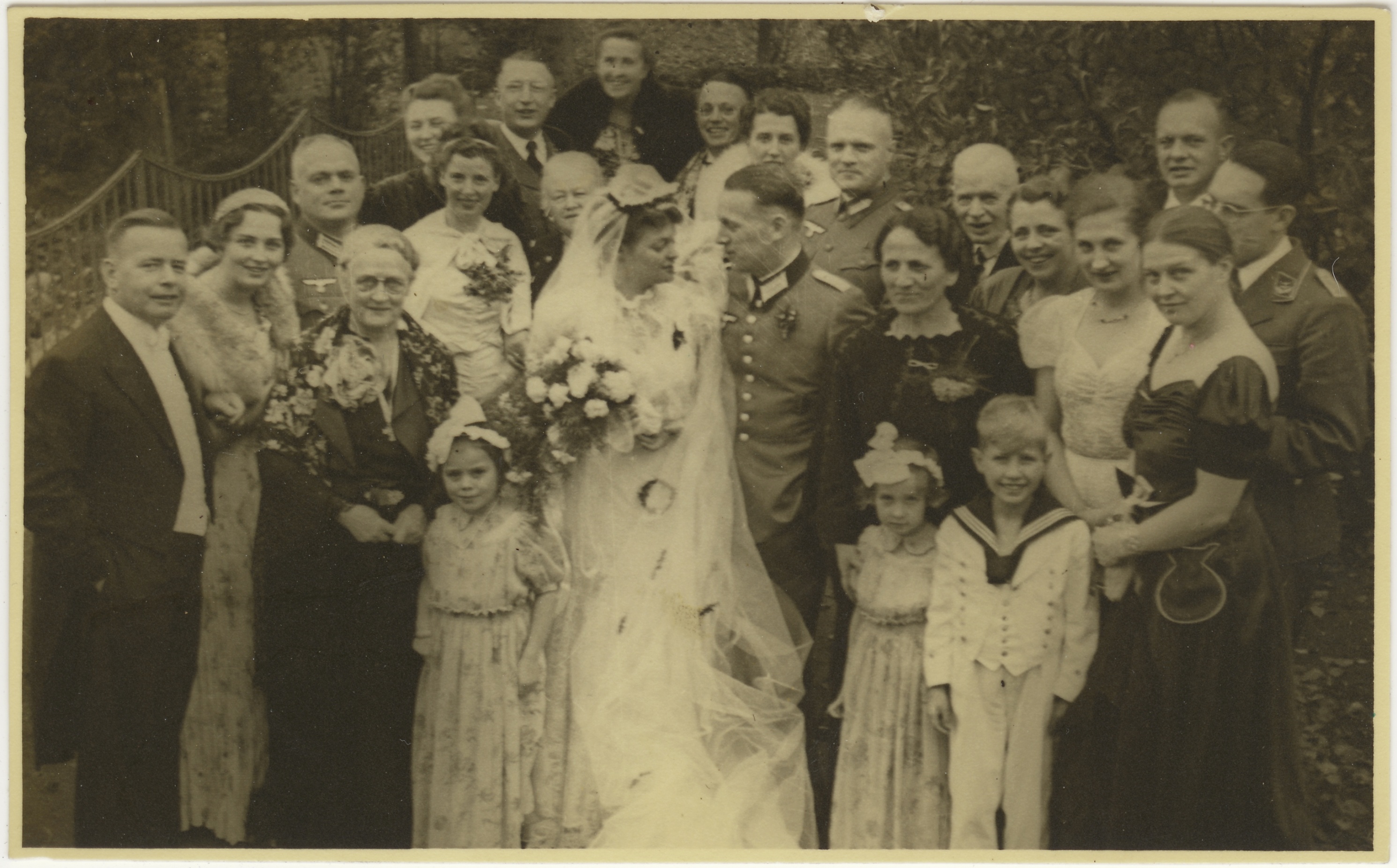Hochzeit 1940 (Fotosammlung Stefan Rohde-Enslin CC BY-NC-SA)