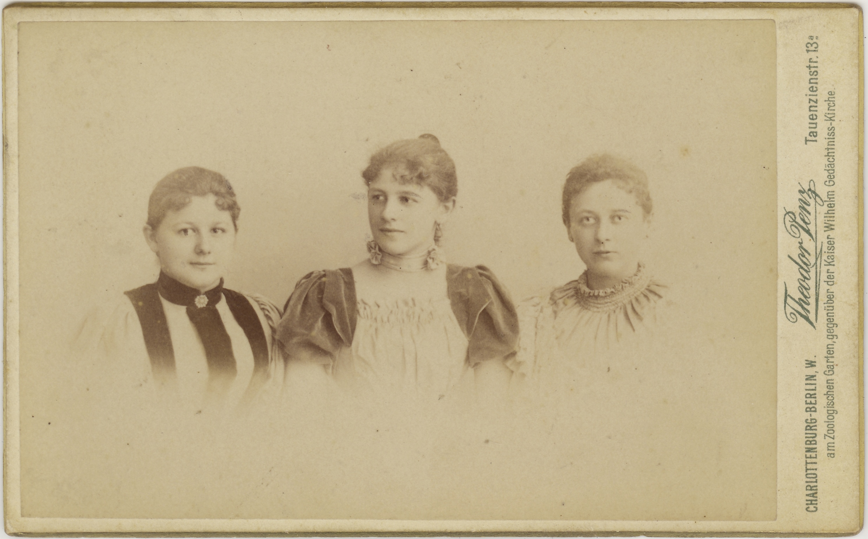 Die drei Schwestern Hentsch (Fotosammlung Stefan Rohde-Enslin CC BY-NC-SA)